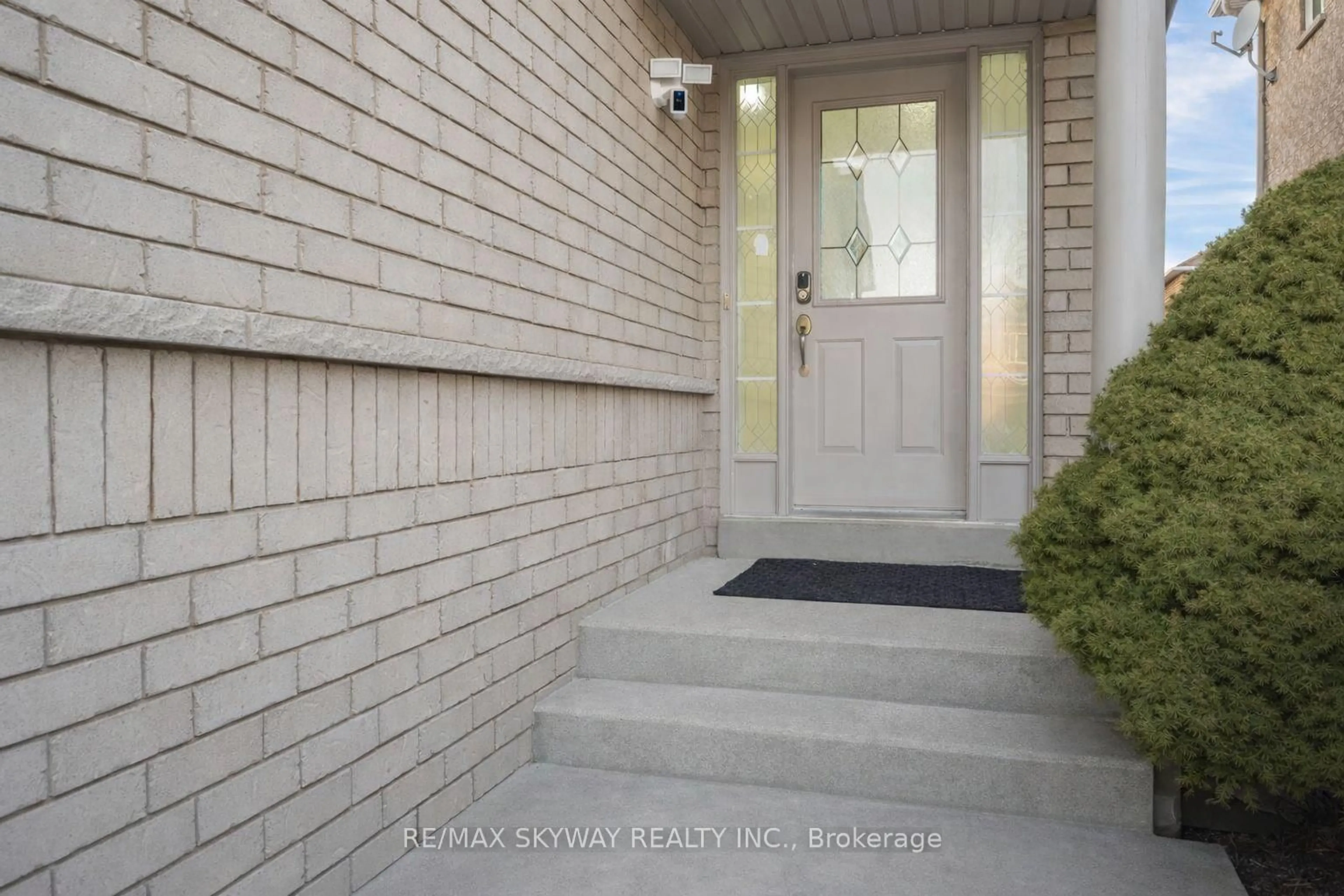 Indoor entryway for 3265 Raindance Cres, Mississauga Ontario L5N 8L8