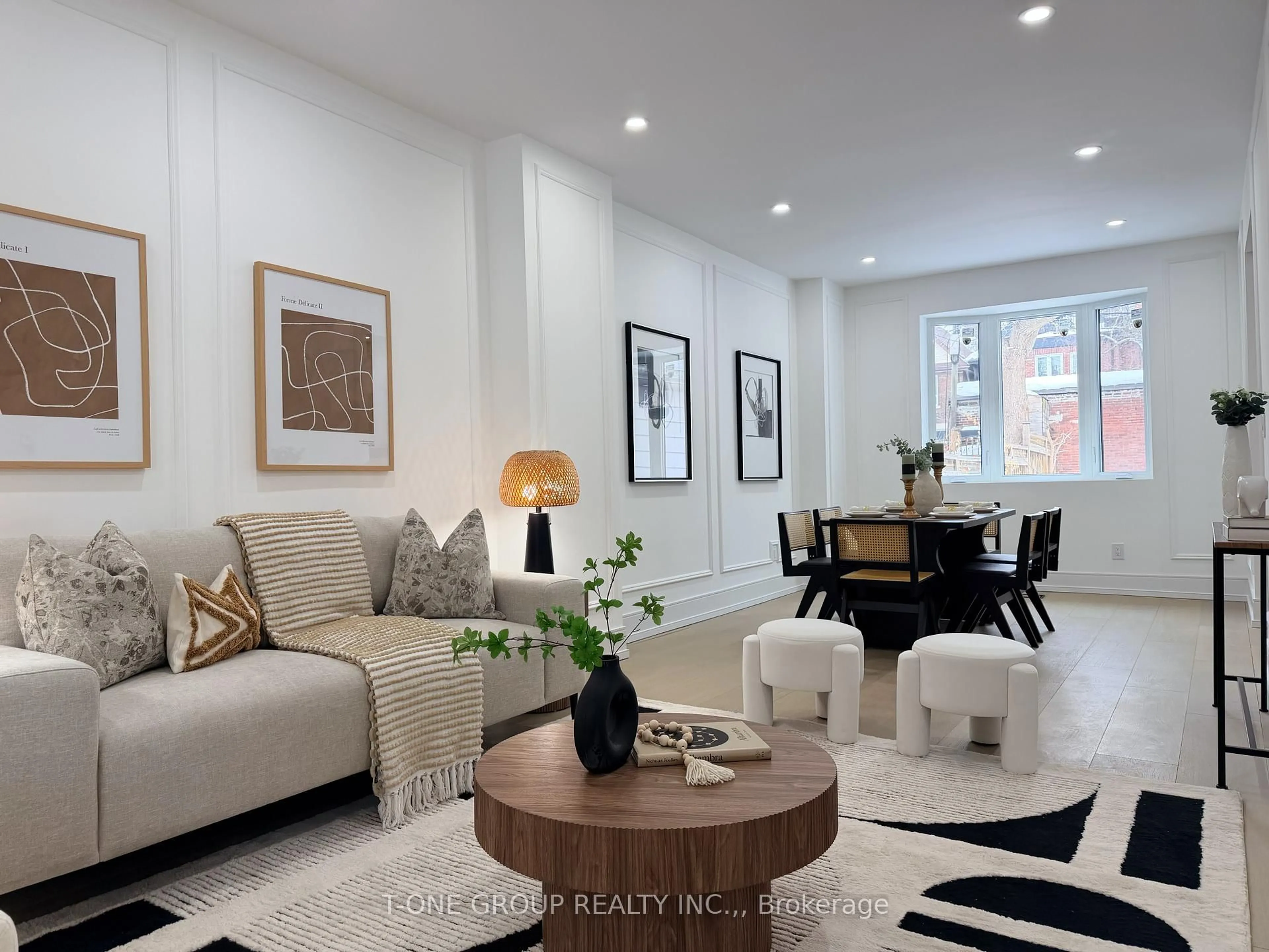 Living room with furniture, unknown for 177 Glendale Ave, Toronto Ontario M6R 2T4