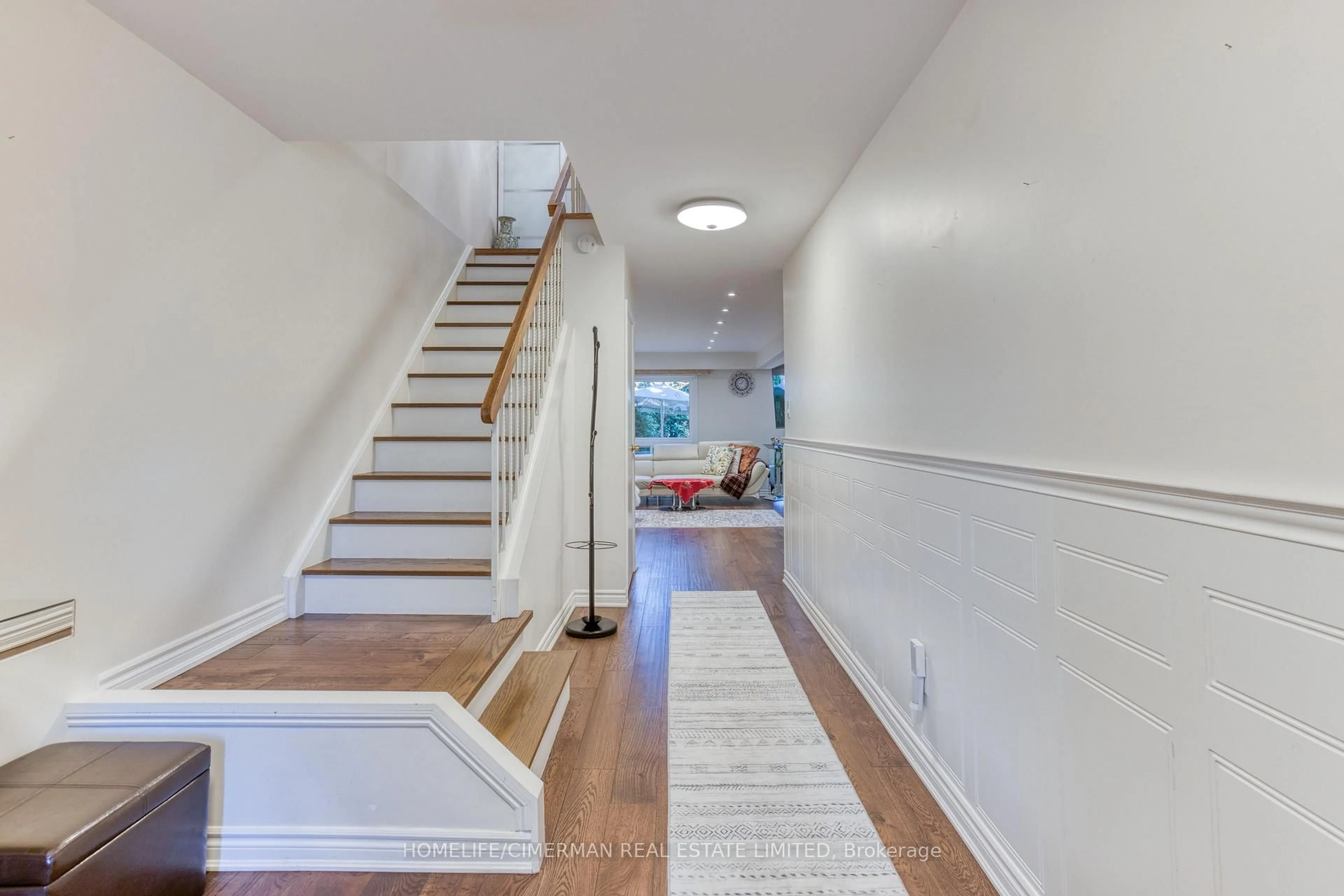 Indoor entryway for 60 Hanson Rd #68, Mississauga Ontario L5B 2P6