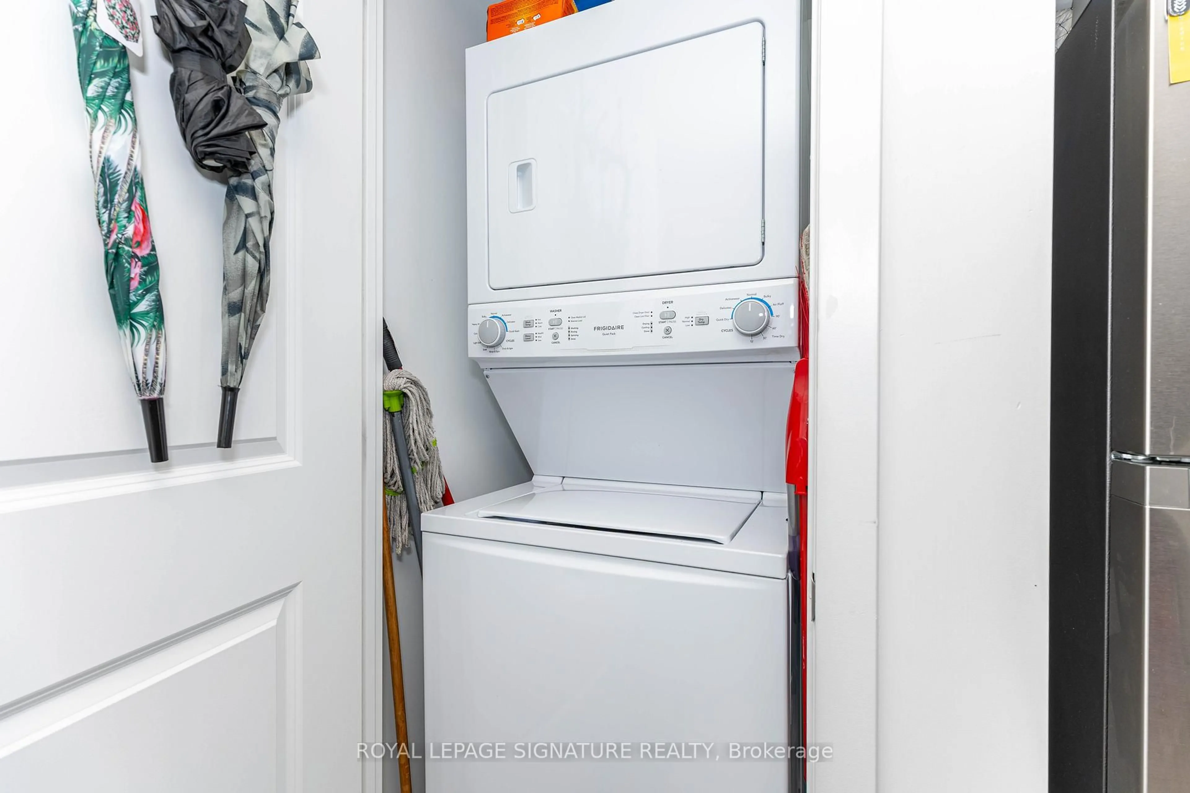 Laundry room for 556 Marlee Ave #813, Toronto Ontario M6B 0B1