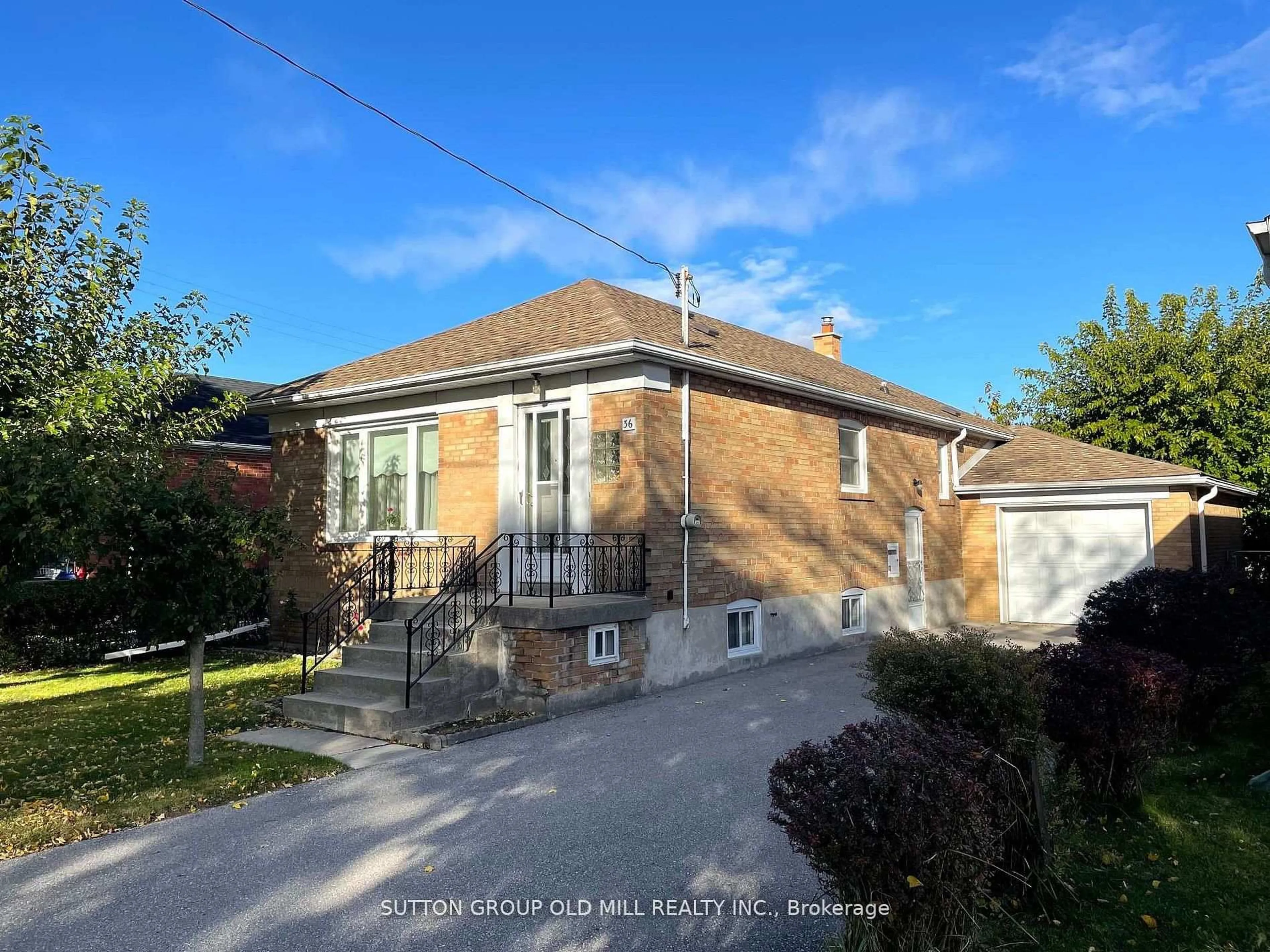A pic from outside/outdoor area/front of a property/back of a property/a pic from drone, street for 36 Alden Ave, Toronto Ontario M8Z 1C5