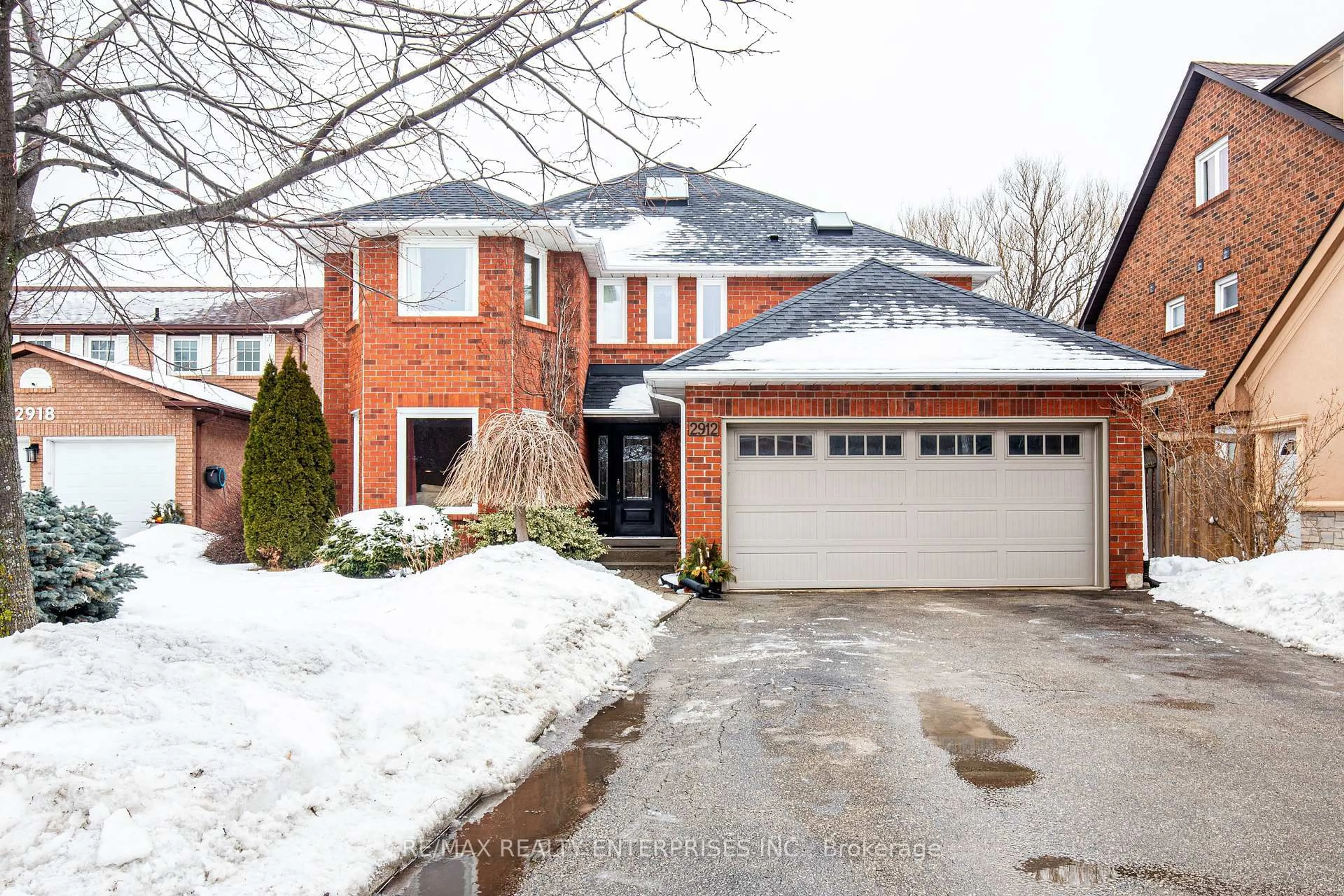 Home with brick exterior material, street for 2912 Appleton Crt, Oakville Ontario L6J 6S4