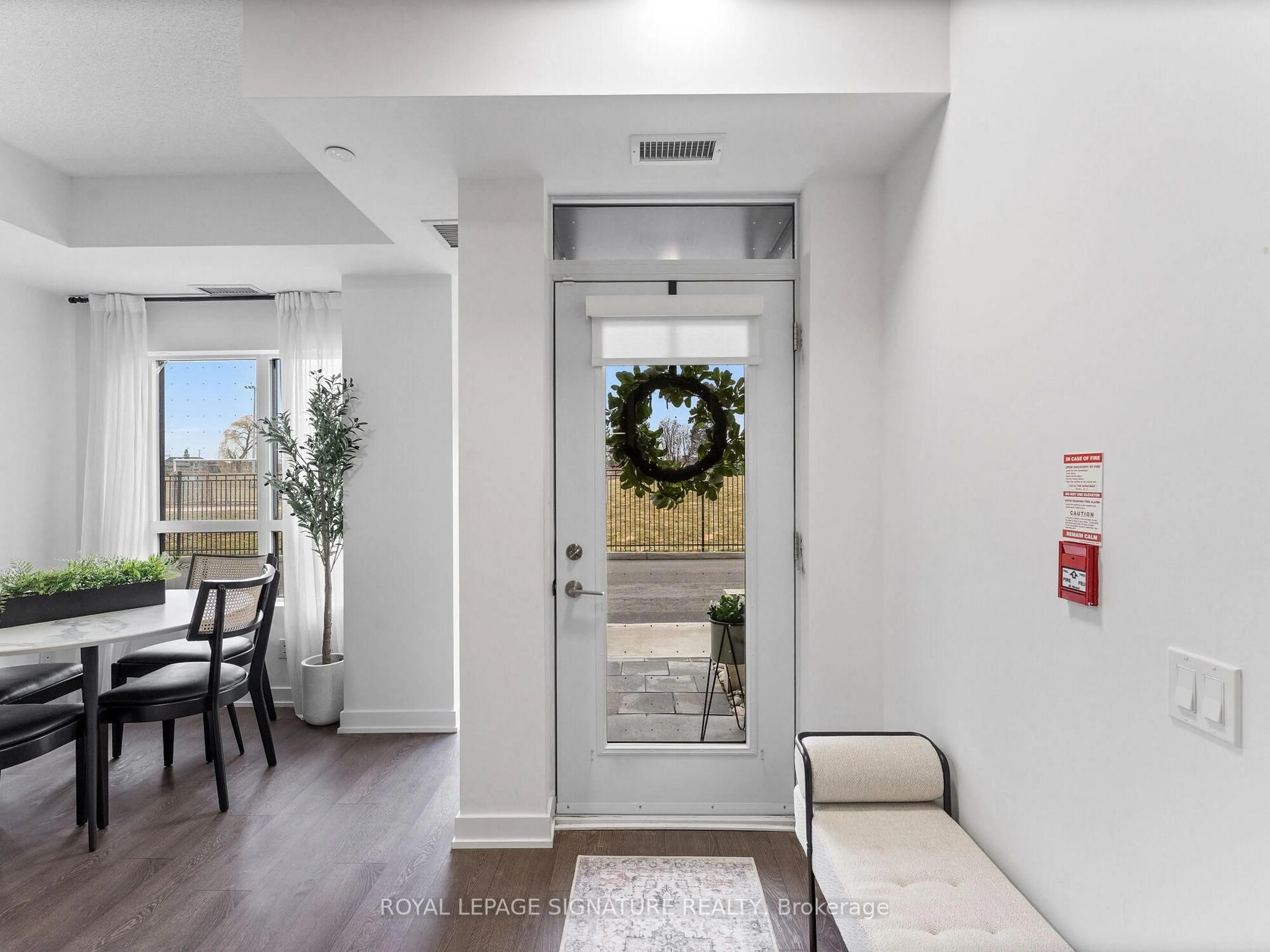 Indoor entryway for 251 Manitoba St #132, Toronto Ontario M8Y 0C7