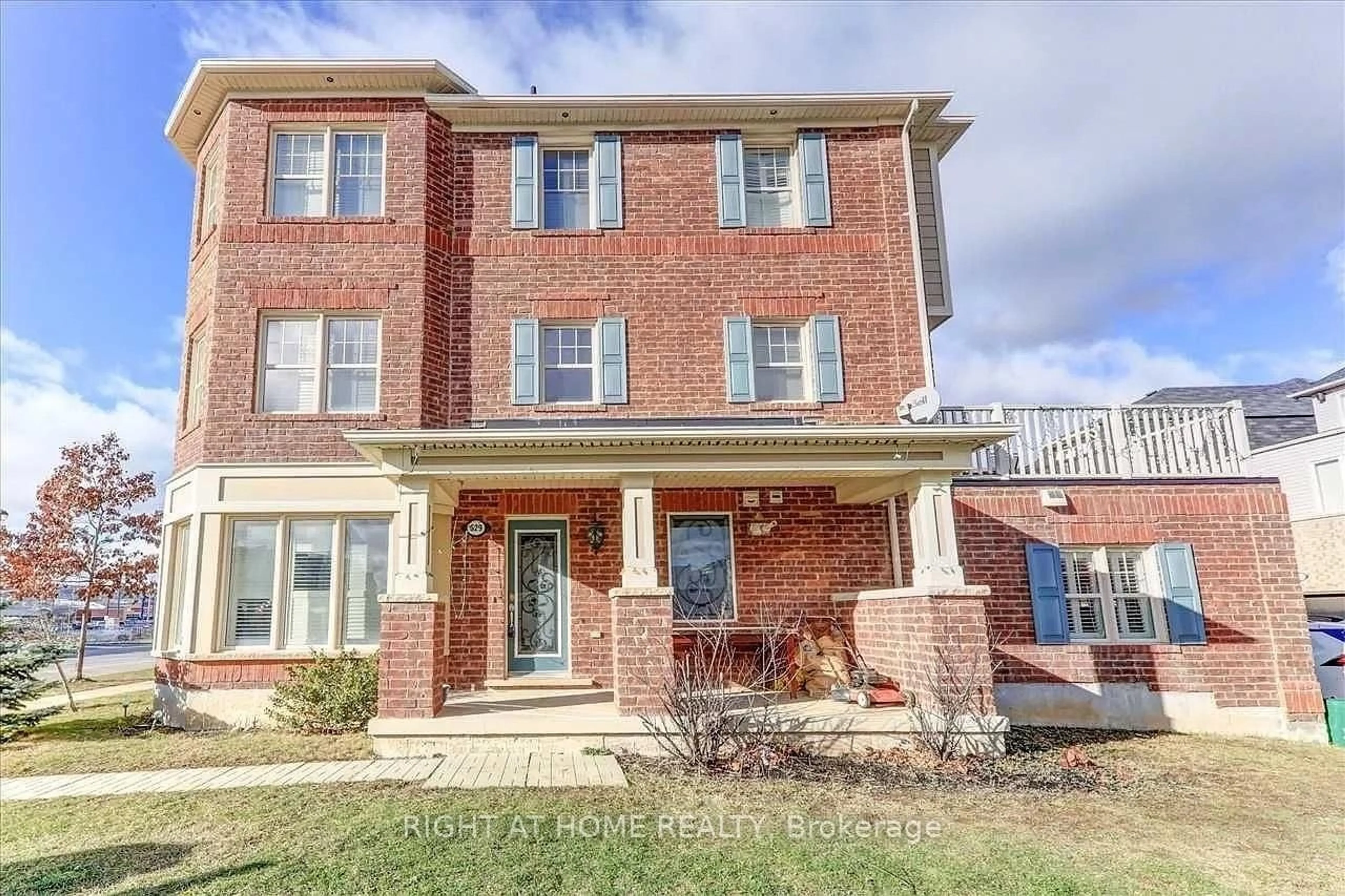 Home with brick exterior material, building for 629 Scott Blvd, Milton Ontario L9T 0P4