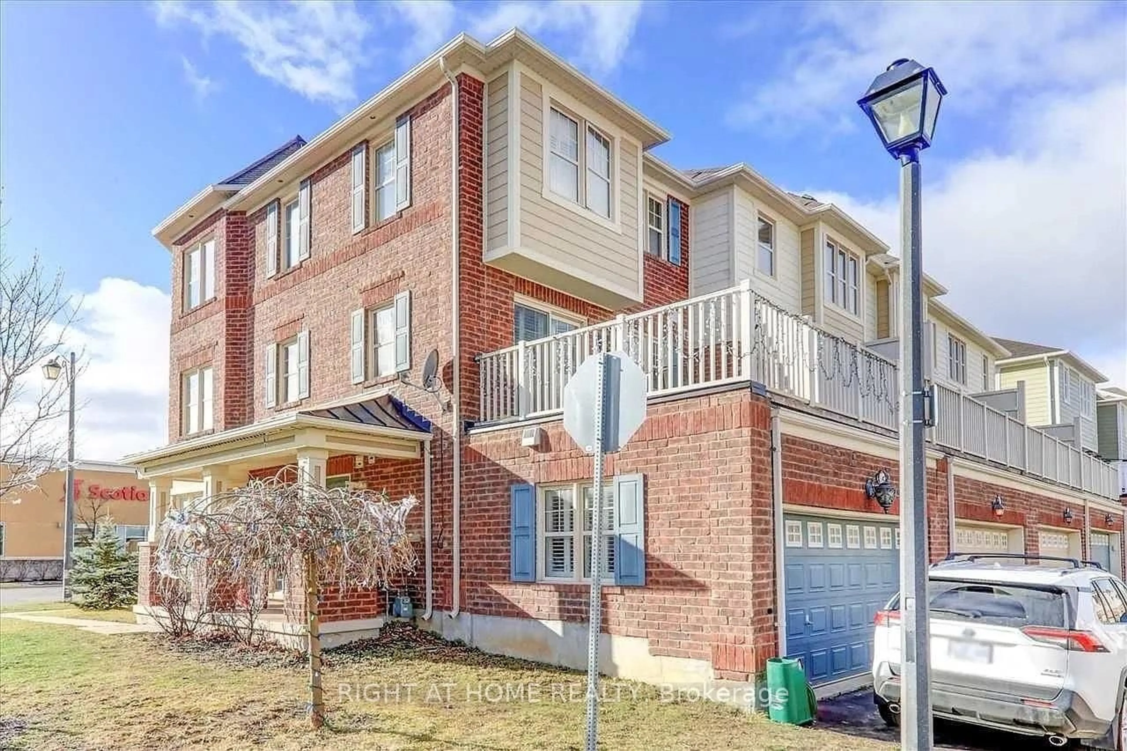 Home with brick exterior material, street for 629 Scott Blvd, Milton Ontario L9T 0P4