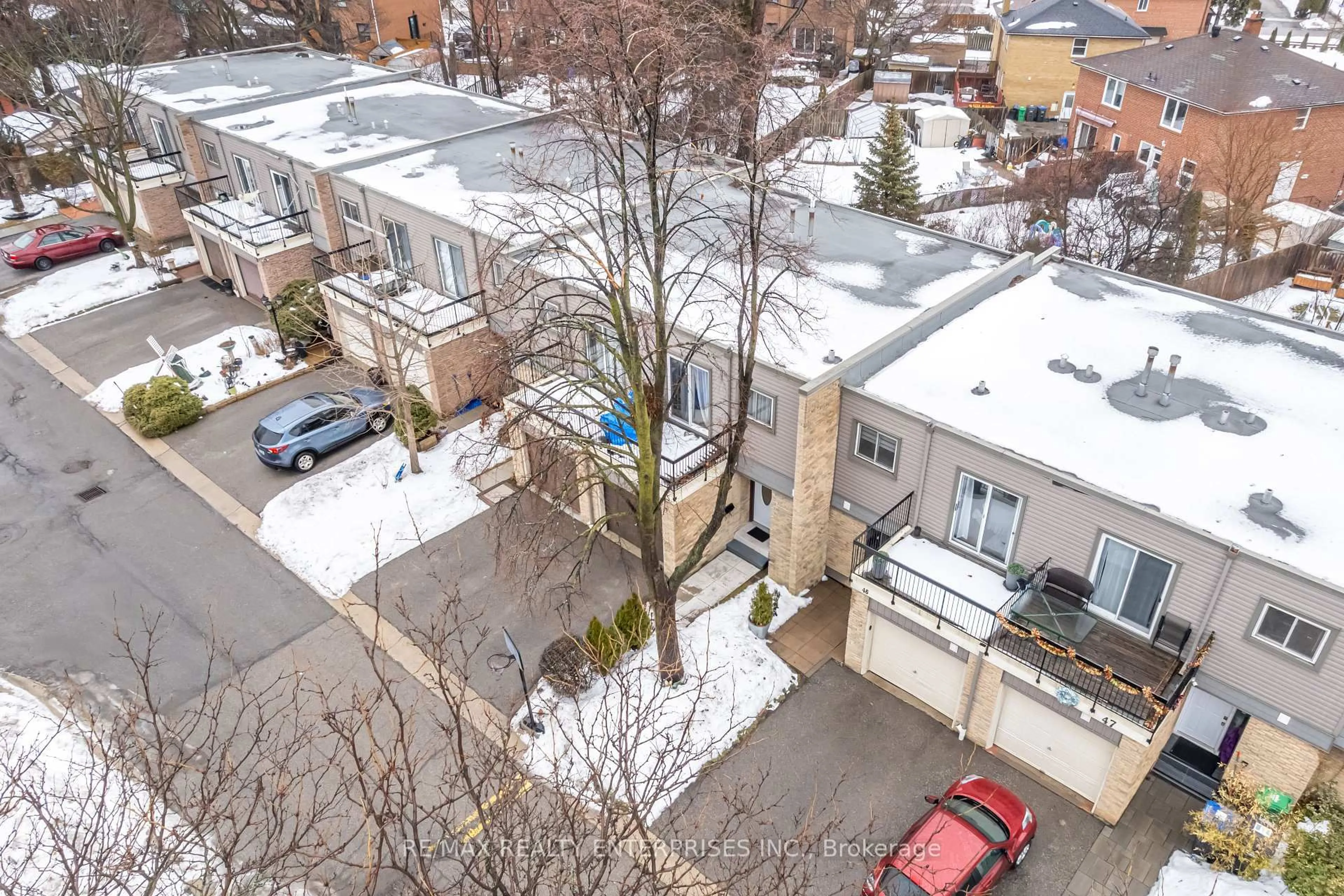 A pic from outside/outdoor area/front of a property/back of a property/a pic from drone, city buildings view from balcony for 2315 Bromsgrove Rd #45, Mississauga Ontario L5J 4A6