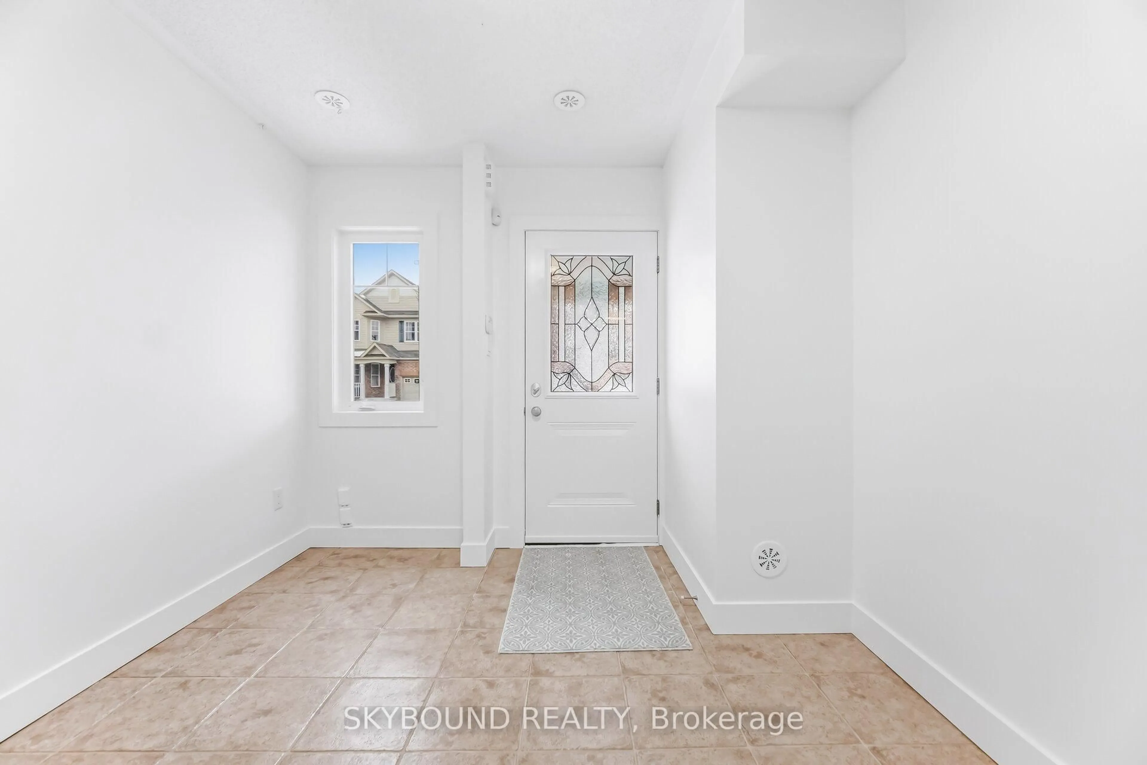 Indoor entryway for 876 Fowles Crt, Milton Ontario L9T 0Z6