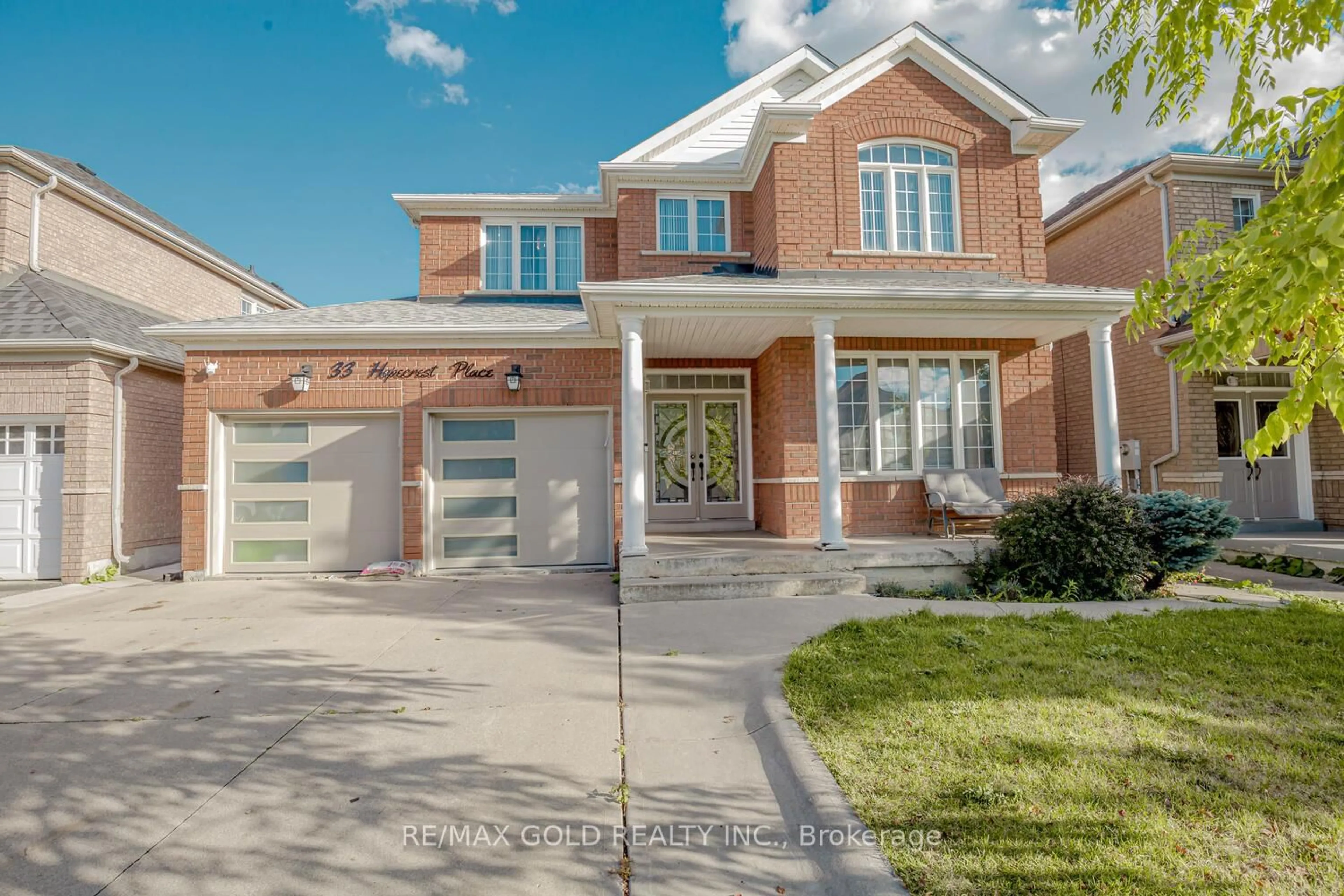 Home with brick exterior material, street for 33 Hopecrest Pl, Brampton Ontario L6R 2V1