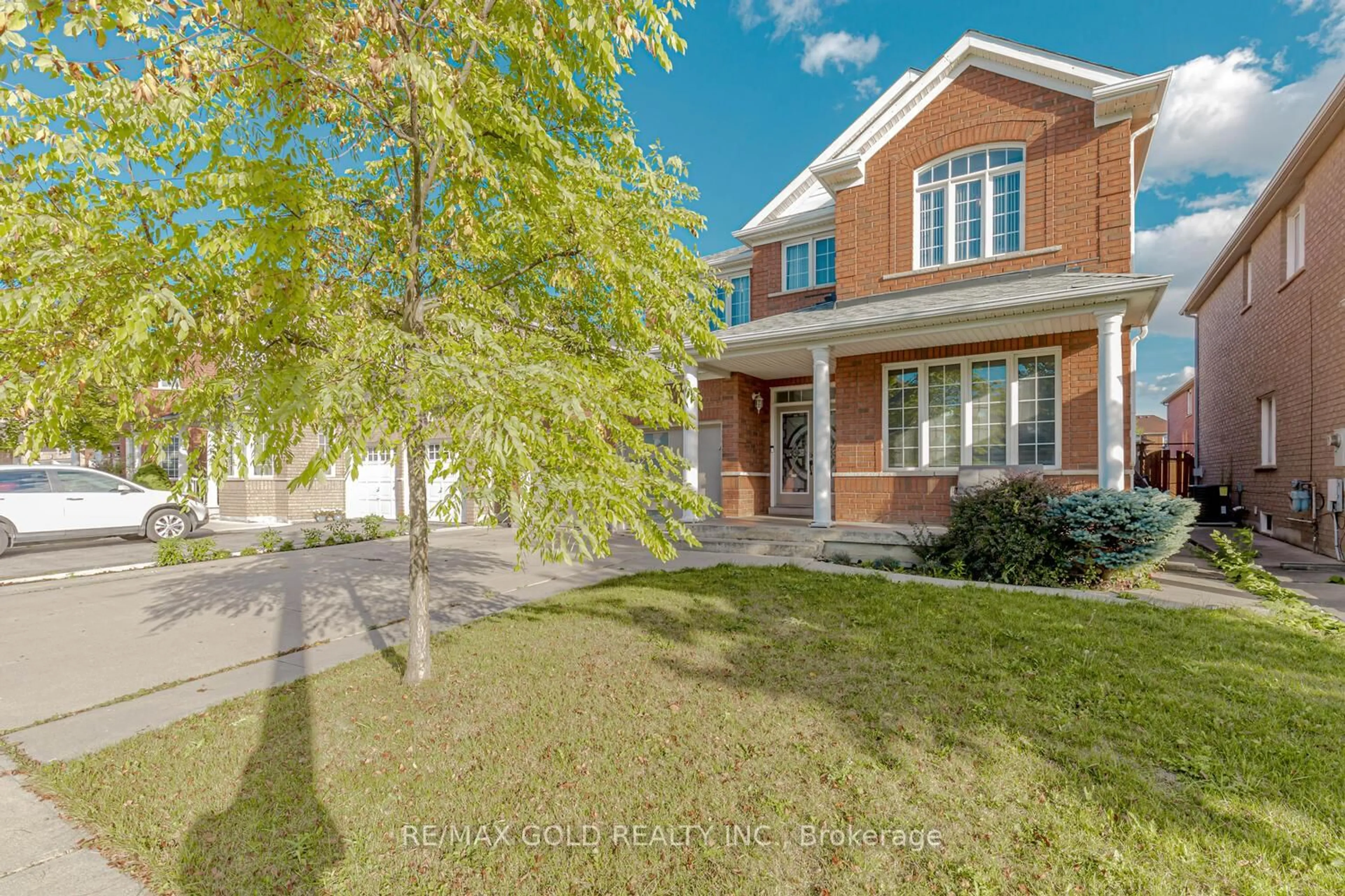Home with brick exterior material, street for 33 Hopecrest Pl, Brampton Ontario L6R 2V1