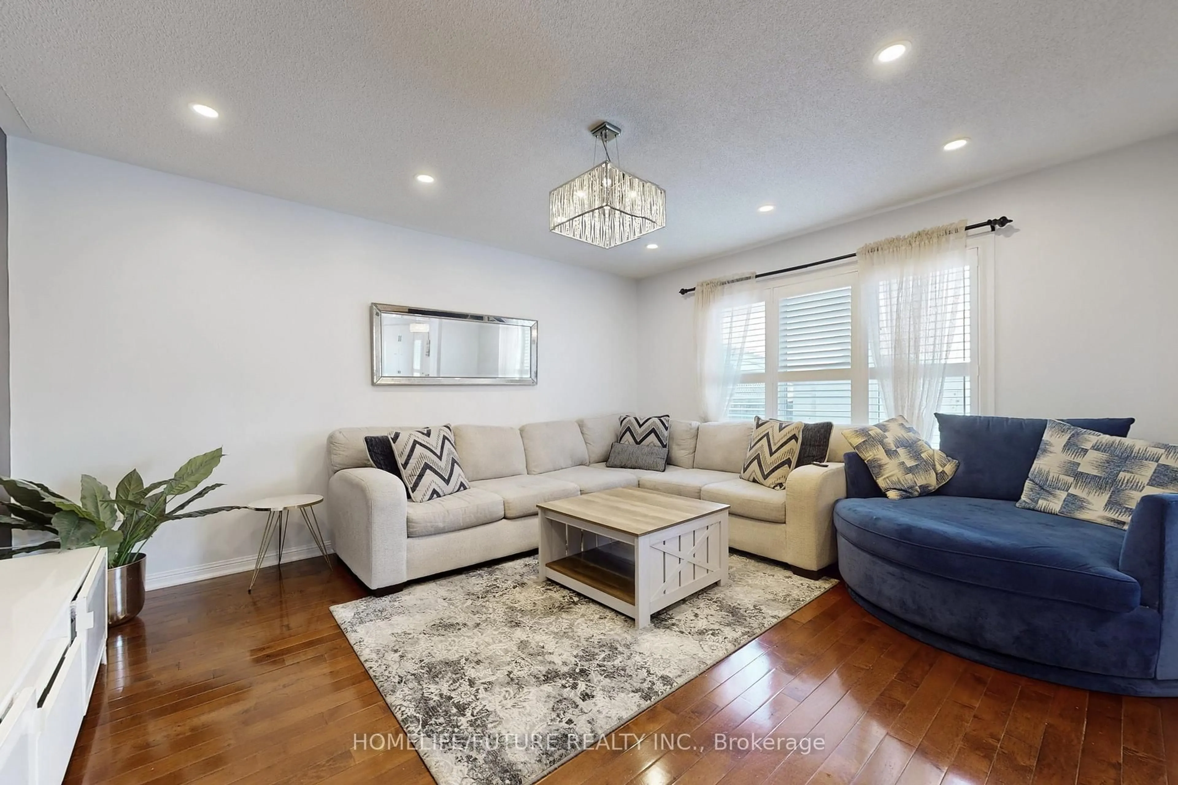 Living room with furniture, unknown for 665 Savoline Blvd, Milton Ontario L9T 0N2