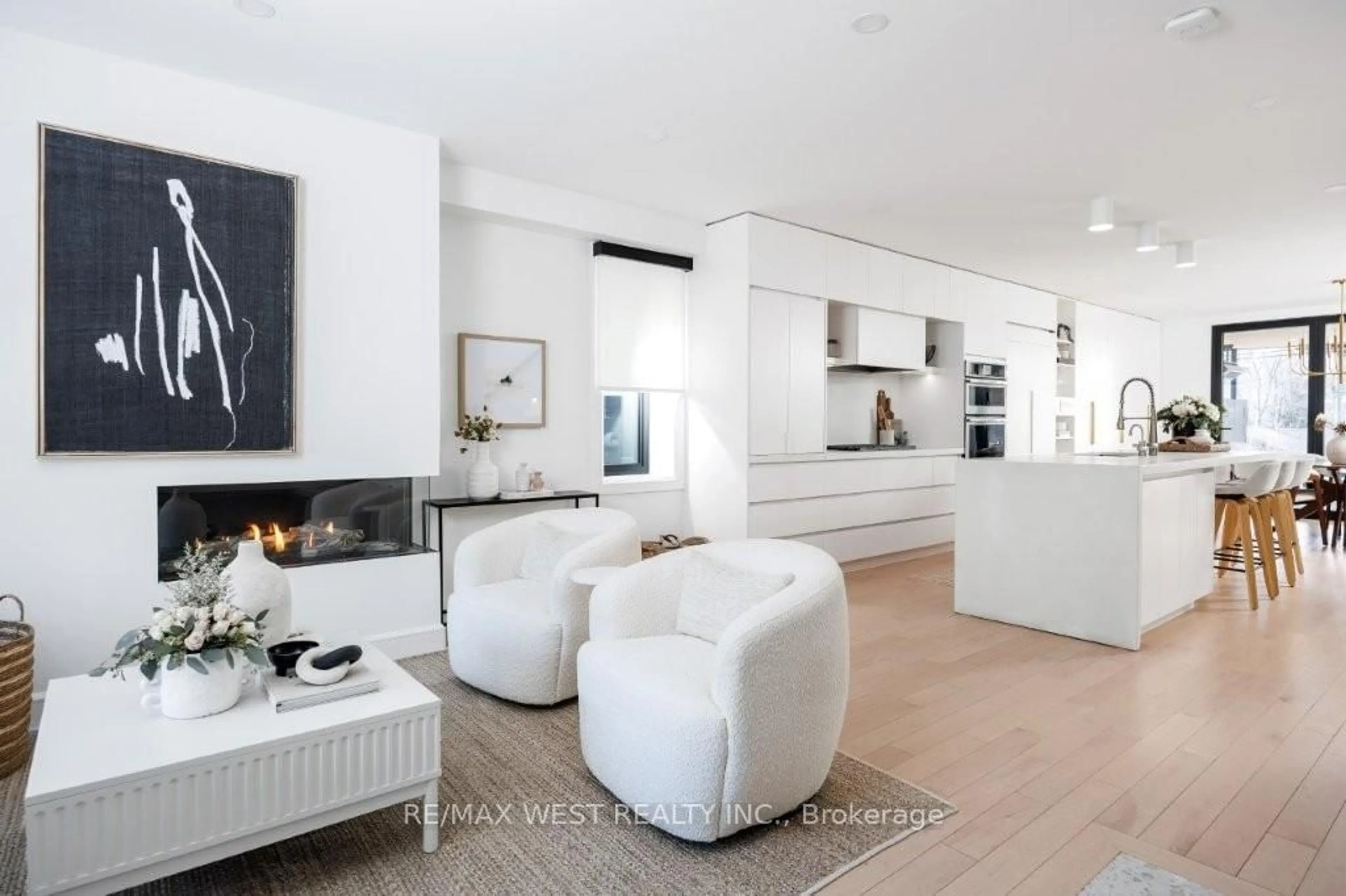 Living room with furniture, unknown for 424 Clendenan Ave, Toronto Ontario M6P 2X6