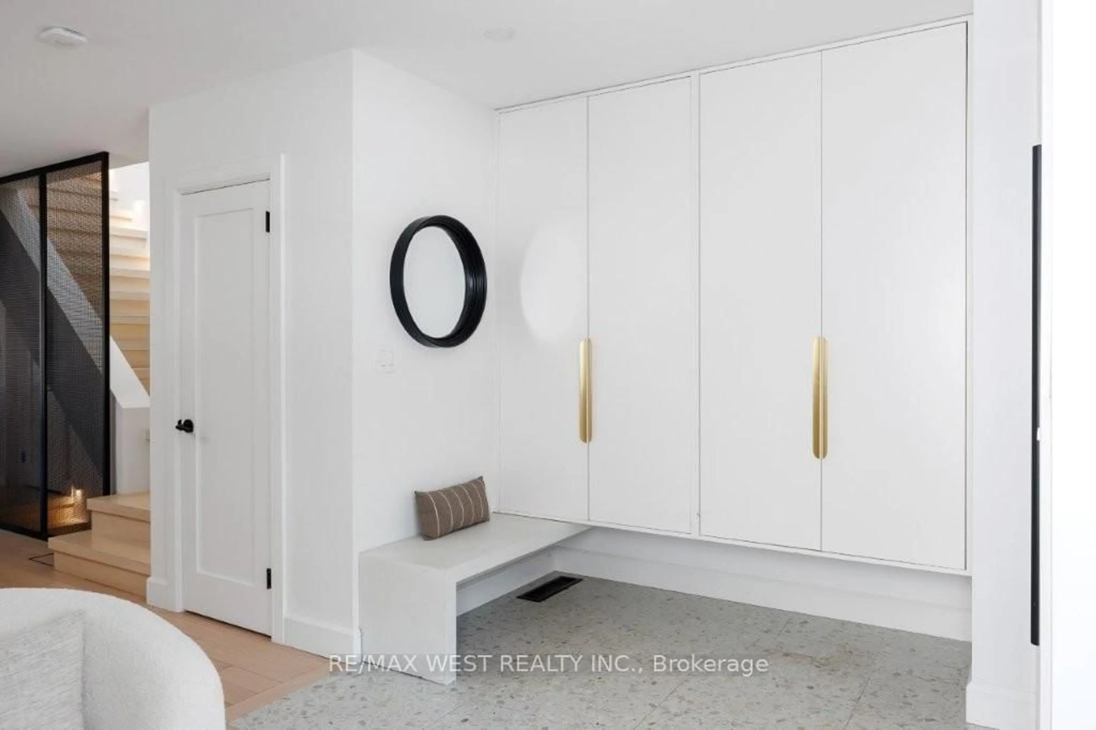 Indoor entryway for 424 Clendenan Ave, Toronto Ontario M6P 2X6