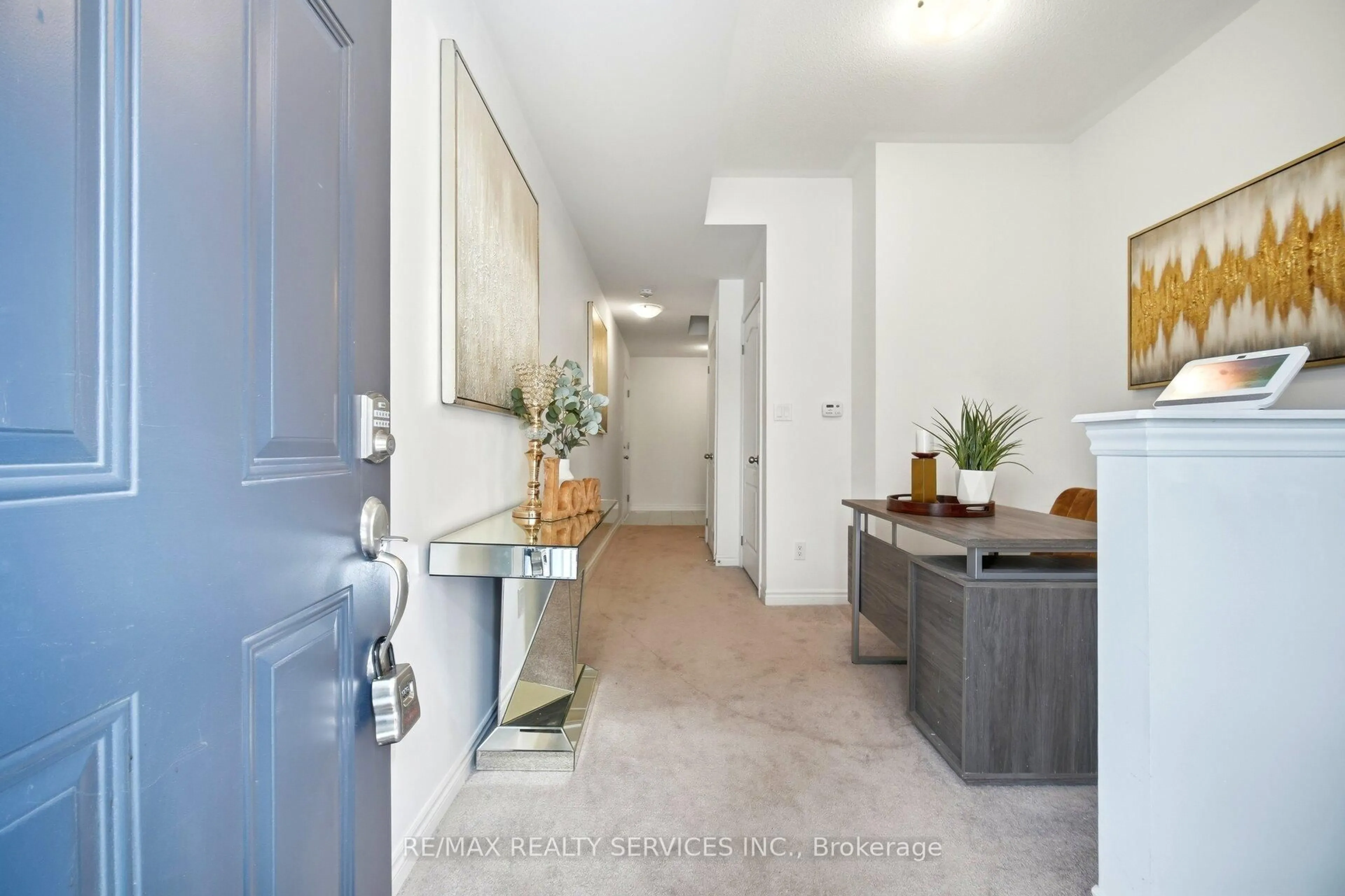 Indoor entryway for 47 Tiveron Ave, Caledon Ontario L7C 4L6