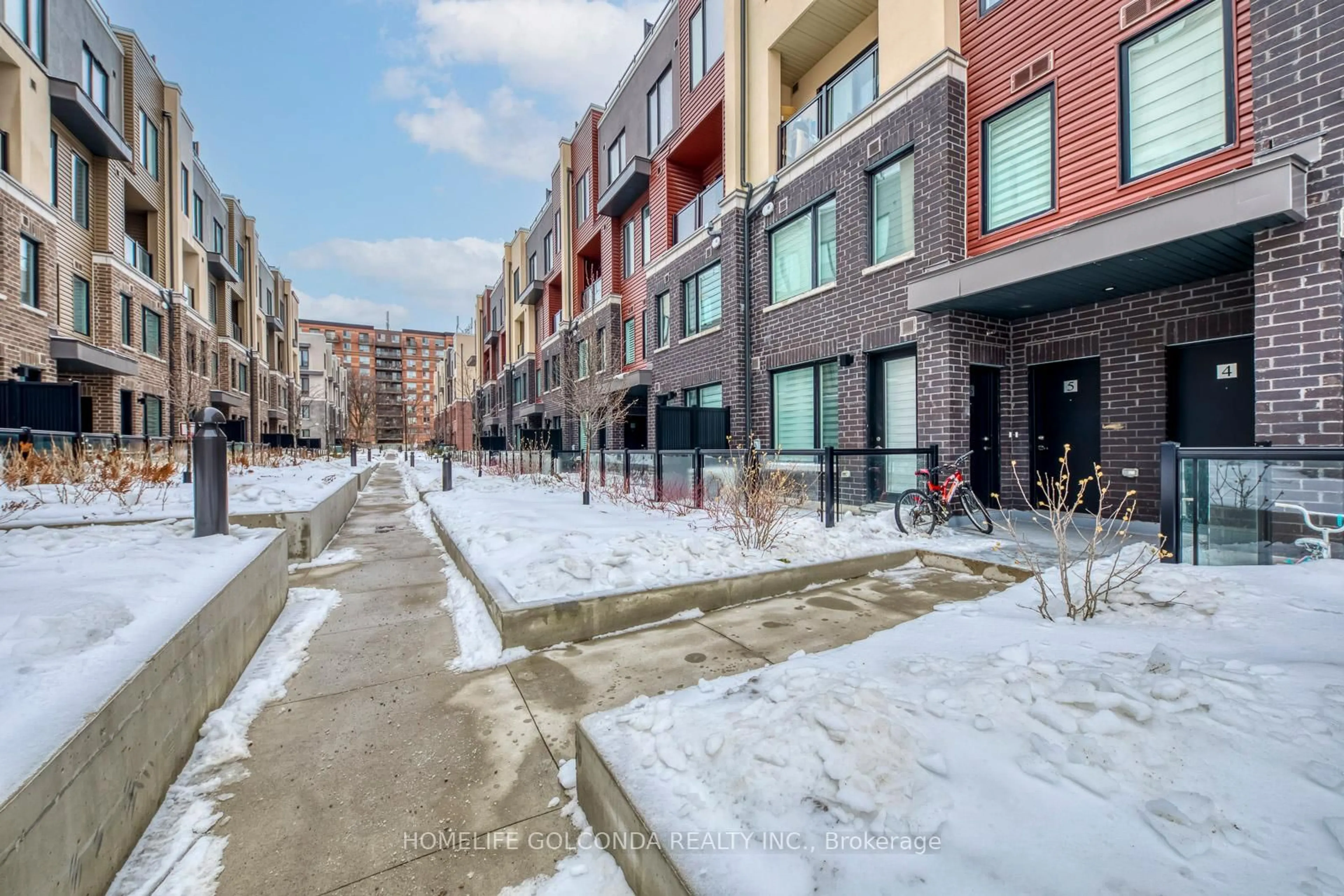 Patio, street for 3546 Colonial Dr ##4, Mississauga Ontario L5L 0C1