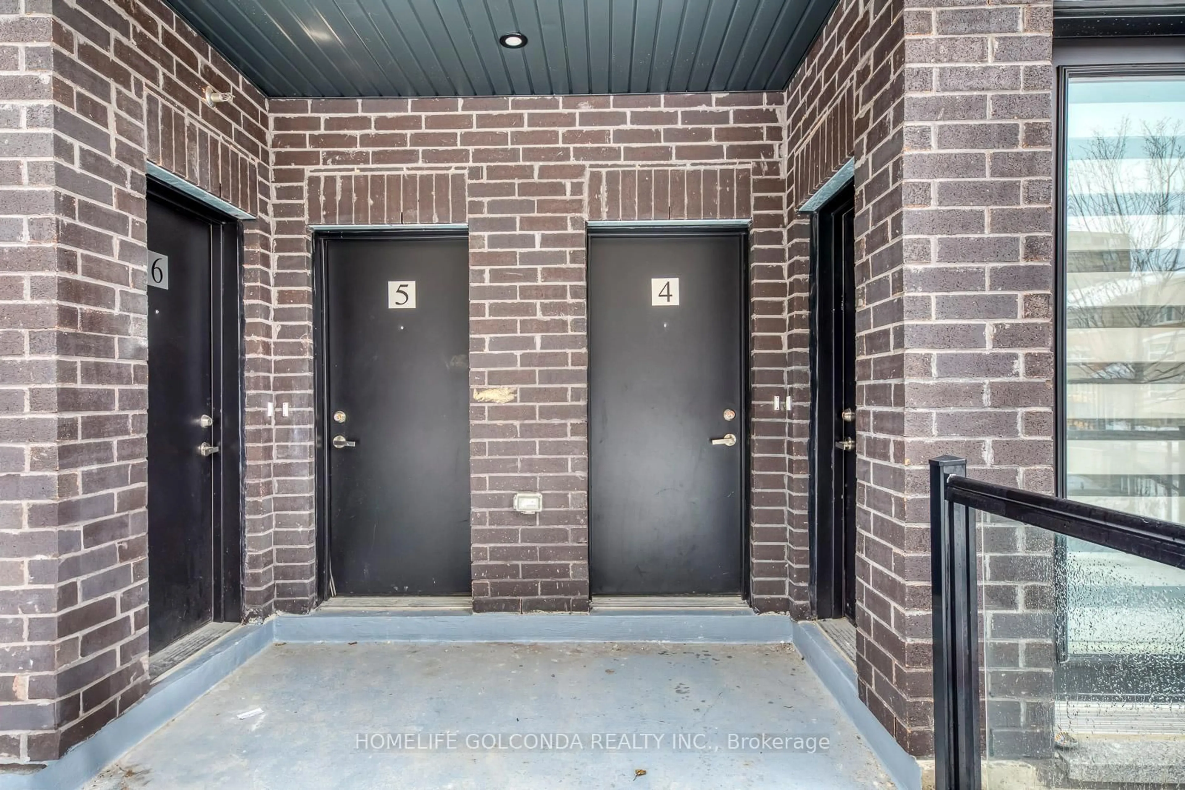 Indoor entryway for 3546 Colonial Dr ##4, Mississauga Ontario L5L 0C1