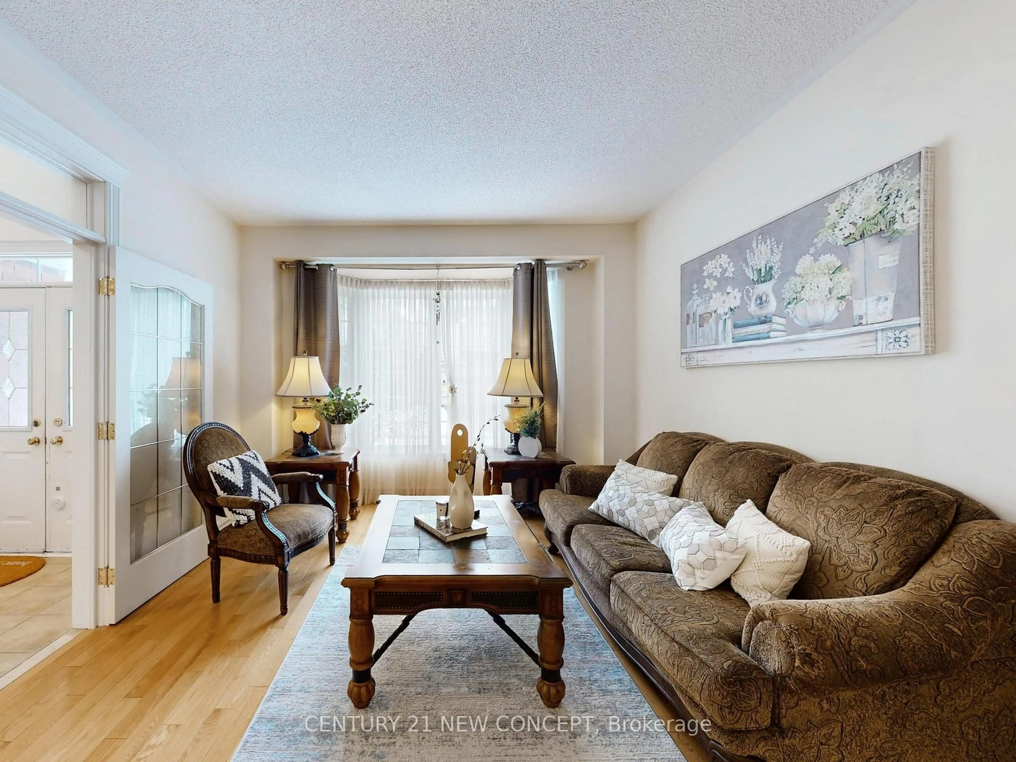 Living room with furniture, wood/laminate floor for 2208 Glengrove Cres, Oakville Ontario L6M 3X5