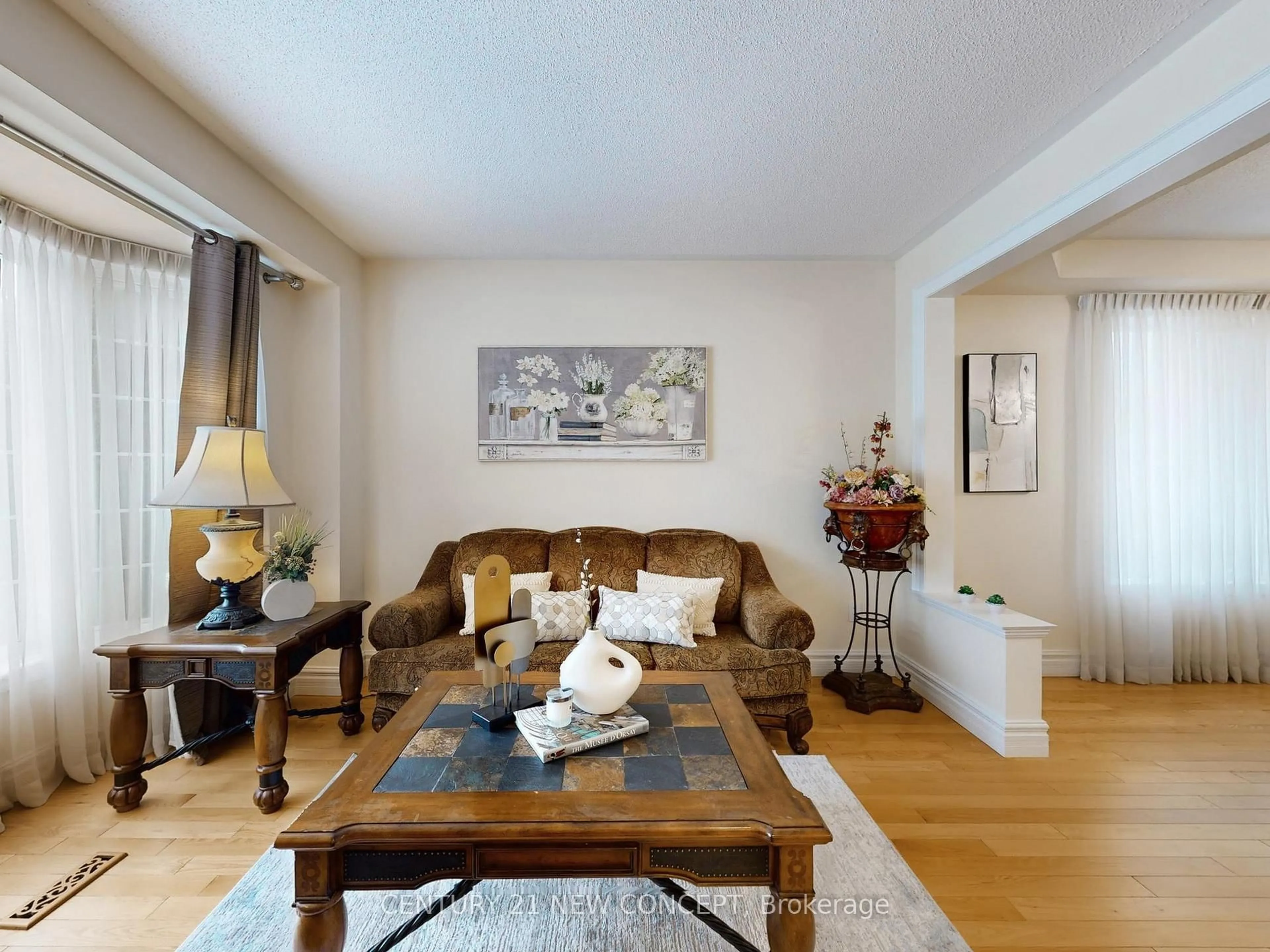 Living room with furniture, wood/laminate floor for 2208 Glengrove Cres, Oakville Ontario L6M 3X5