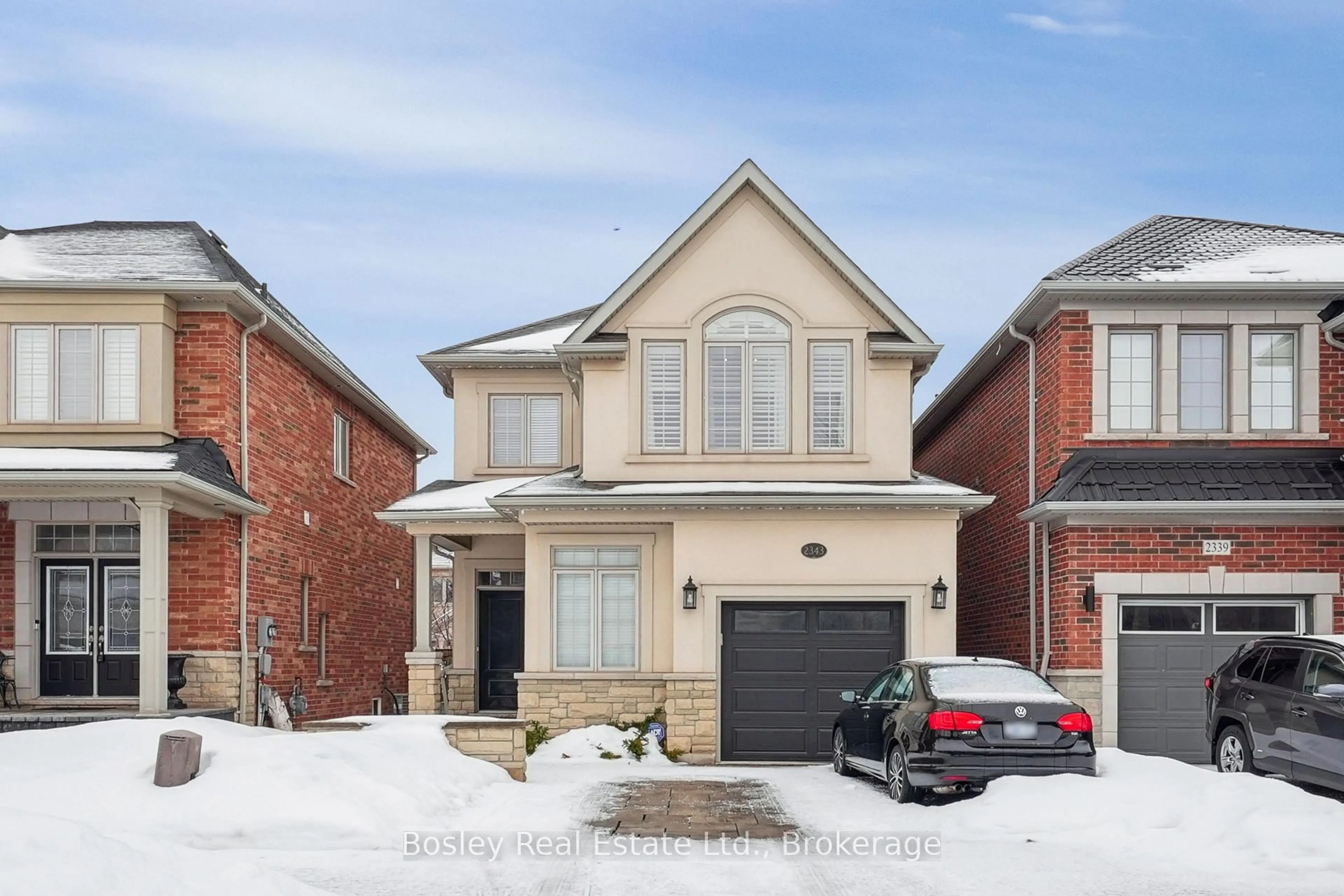 Home with brick exterior material, street for 2343 Quetico Cres, Oakville Ontario L6M 0R5