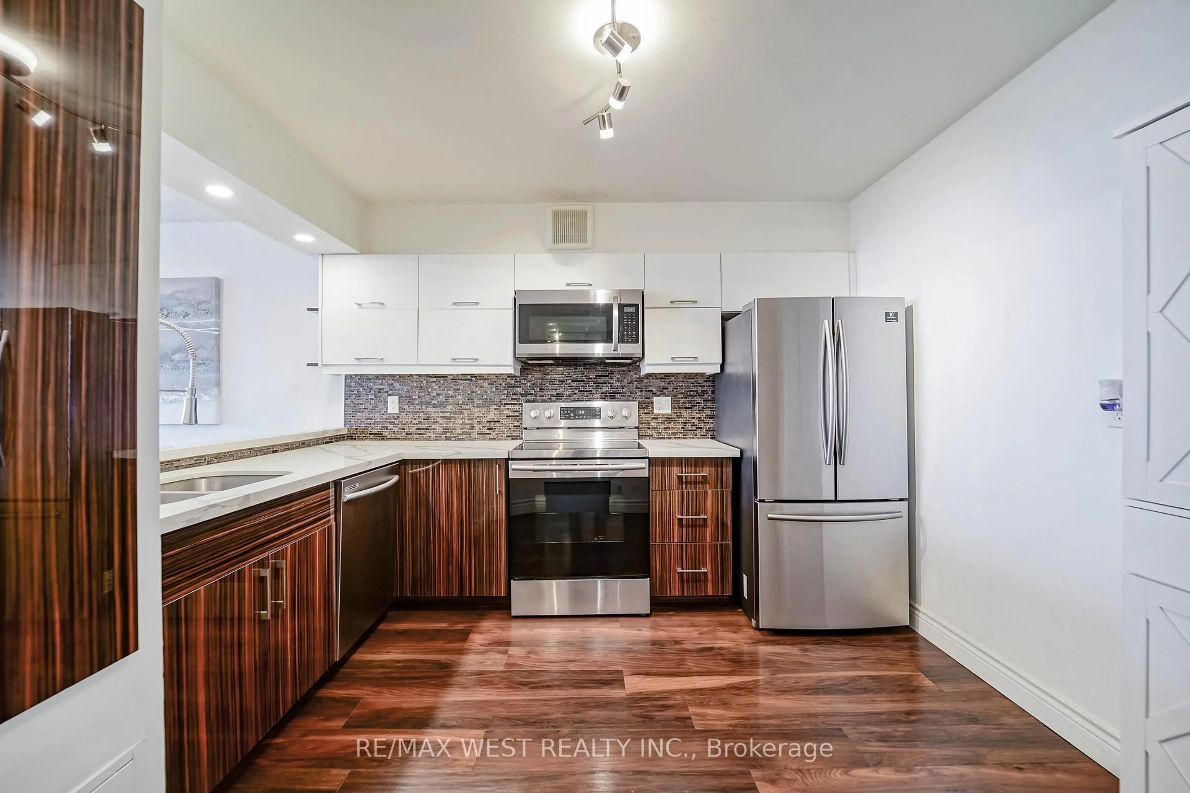 Open concept kitchen, unknown for 234 Albion Rd #PH10, Toronto Ontario M9W 6A7