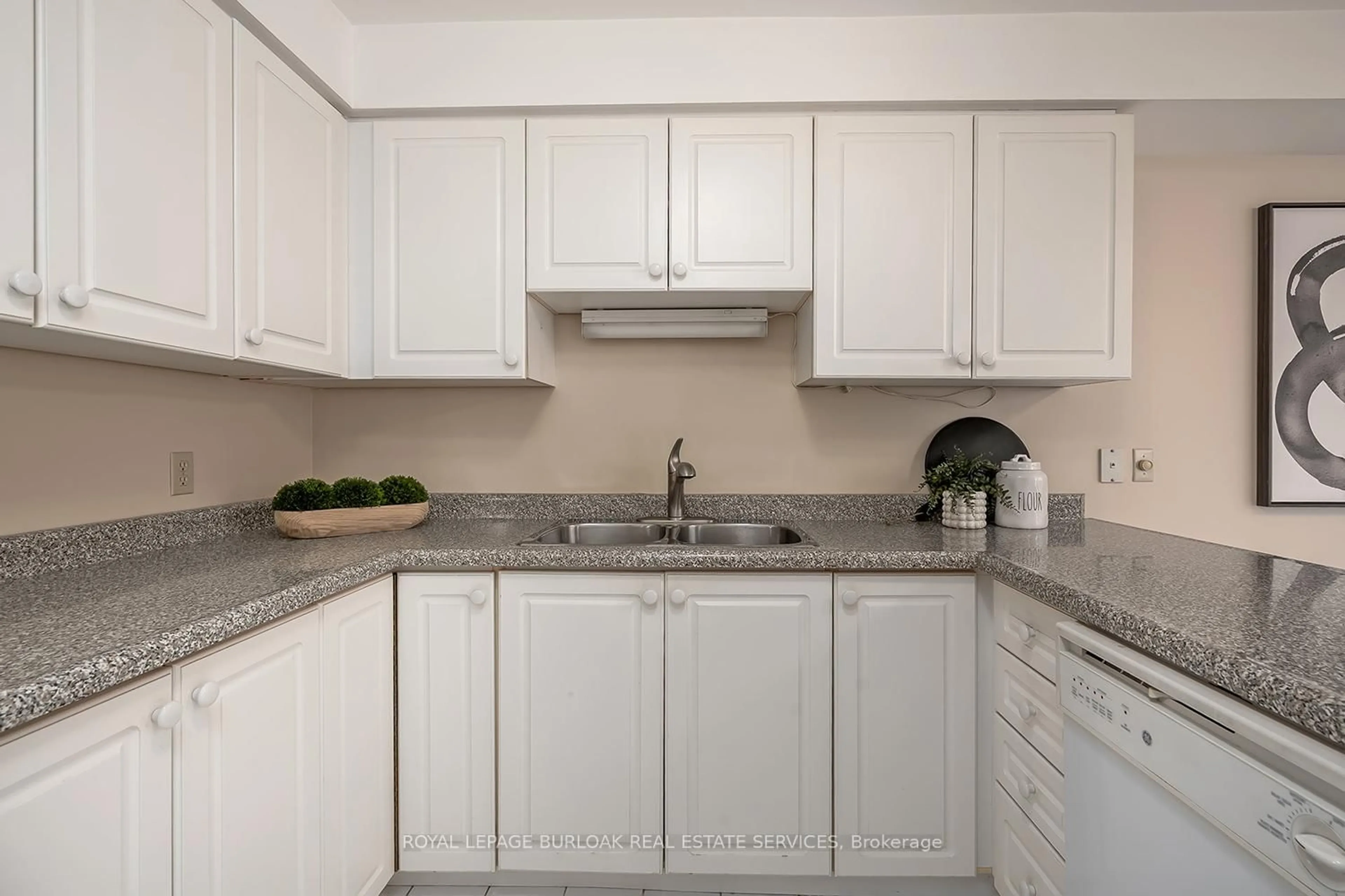 Standard kitchen, unknown for 2190 Lakeshore Rd #205, Burlington Ontario L7R 4K1
