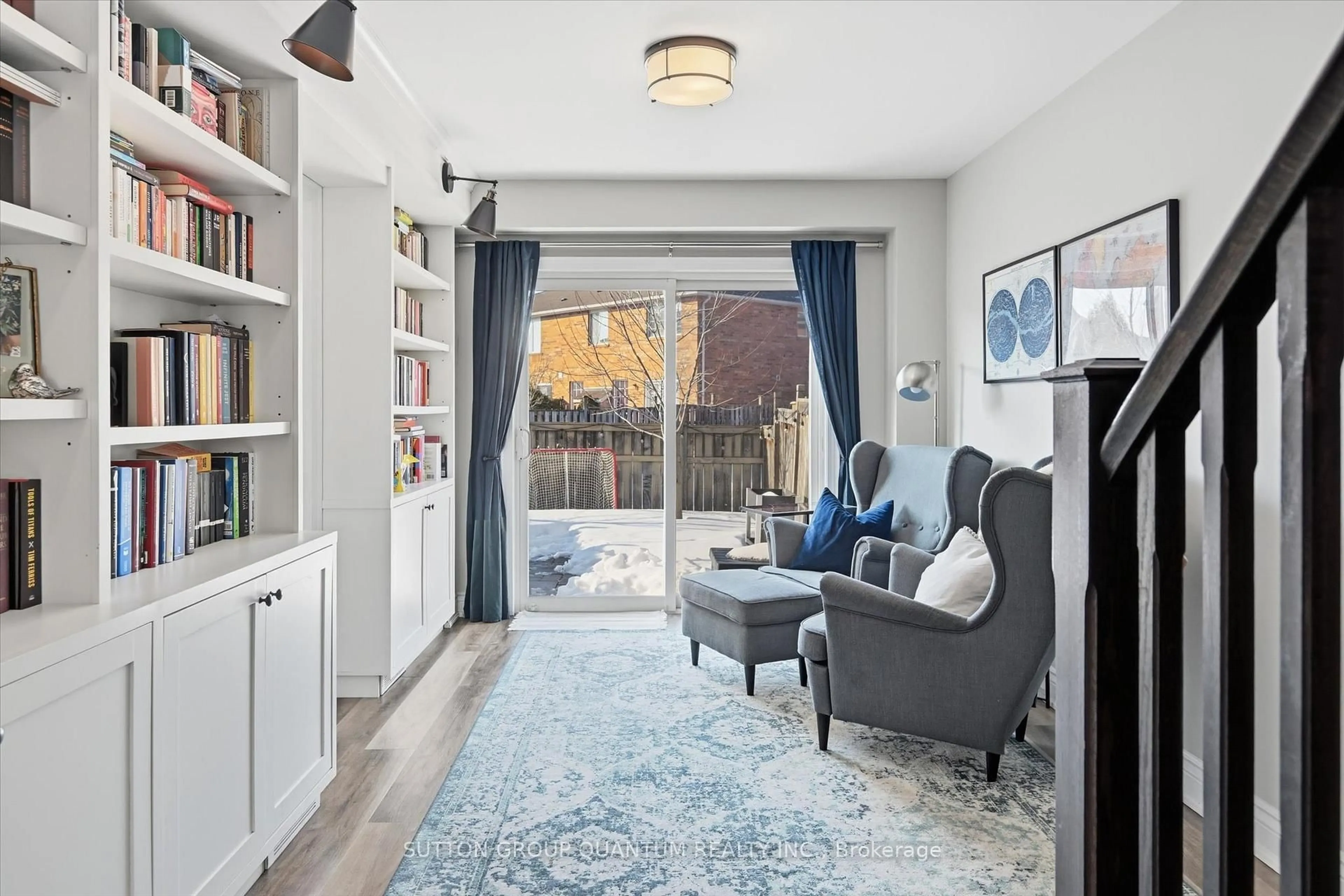 Living room with furniture, unknown for 3050 Rotary Way #26, Burlington Ontario L7M 0G8