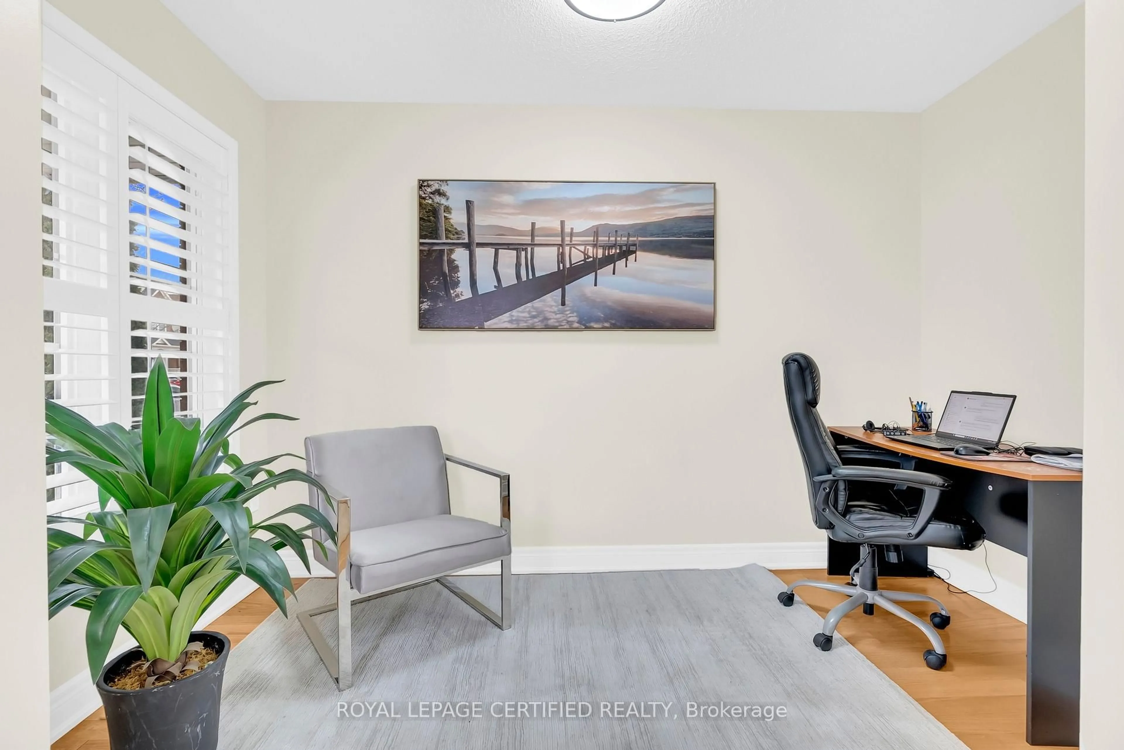 A pic of a room for 11 Ponymeadow Way, Brampton Ontario L6X 0M2