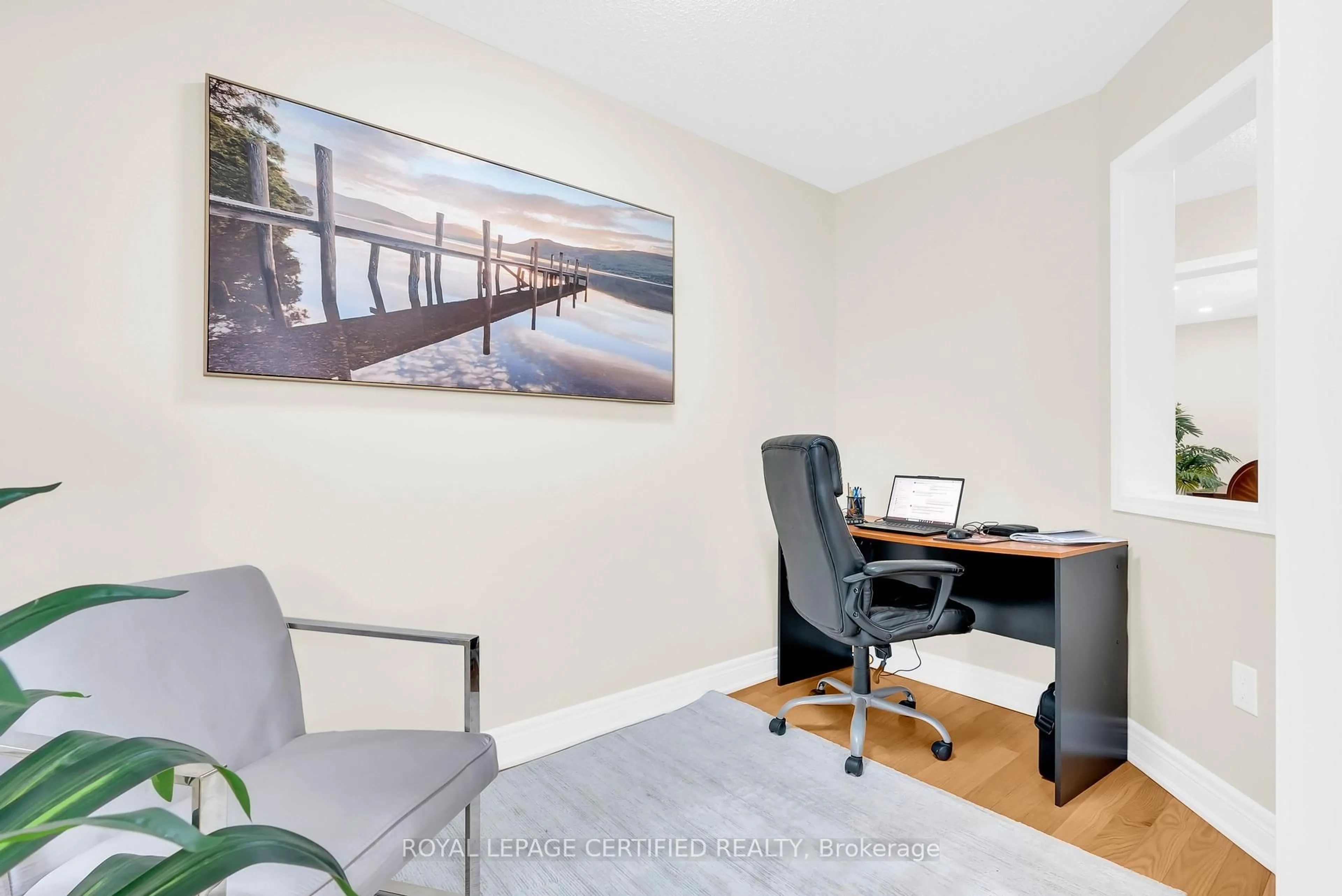 A pic of a room for 11 Ponymeadow Way, Brampton Ontario L6X 0M2