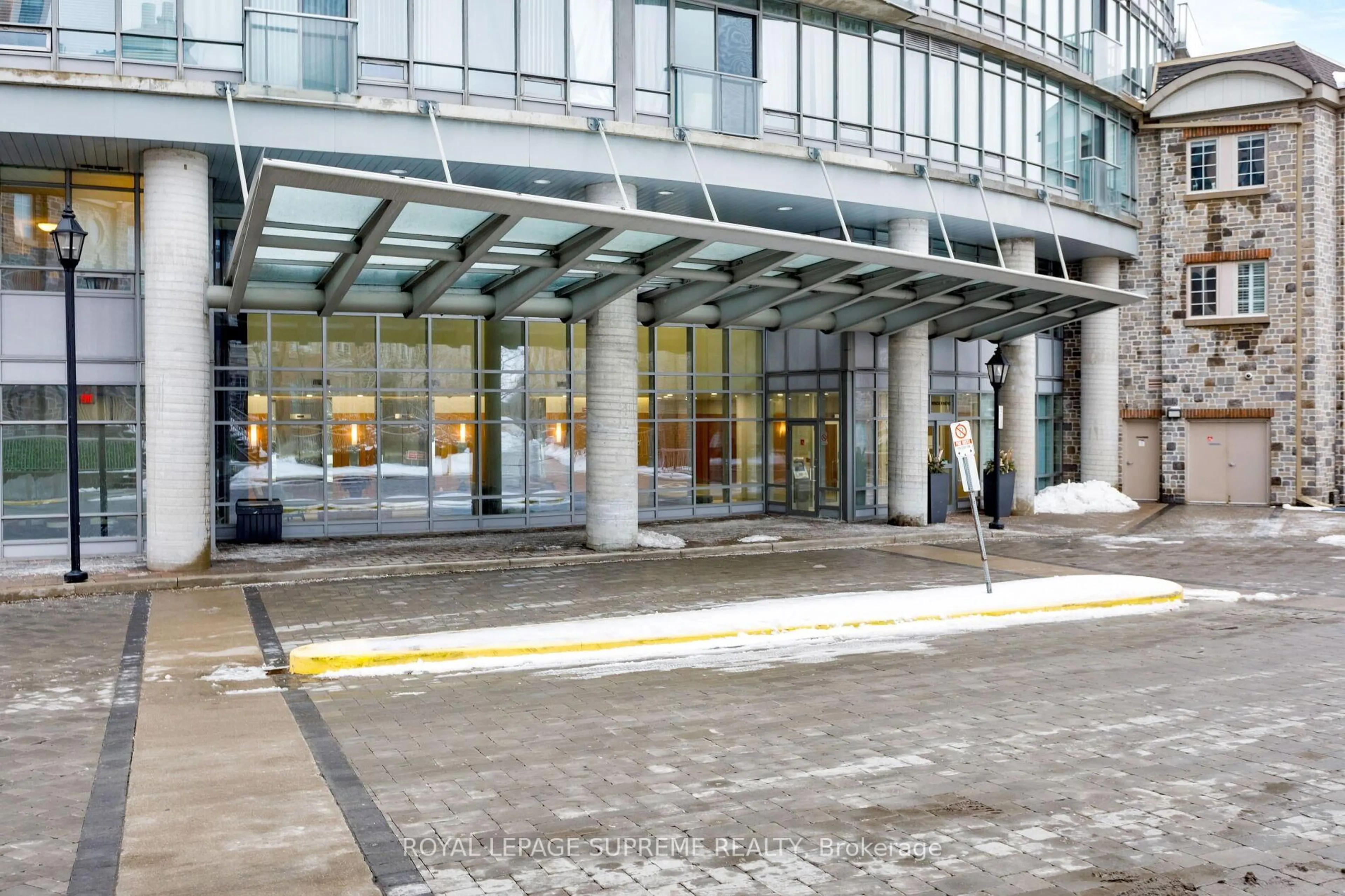 Indoor foyer for 15 Windermere Ave #1205, Toronto Ontario M6S 5A2