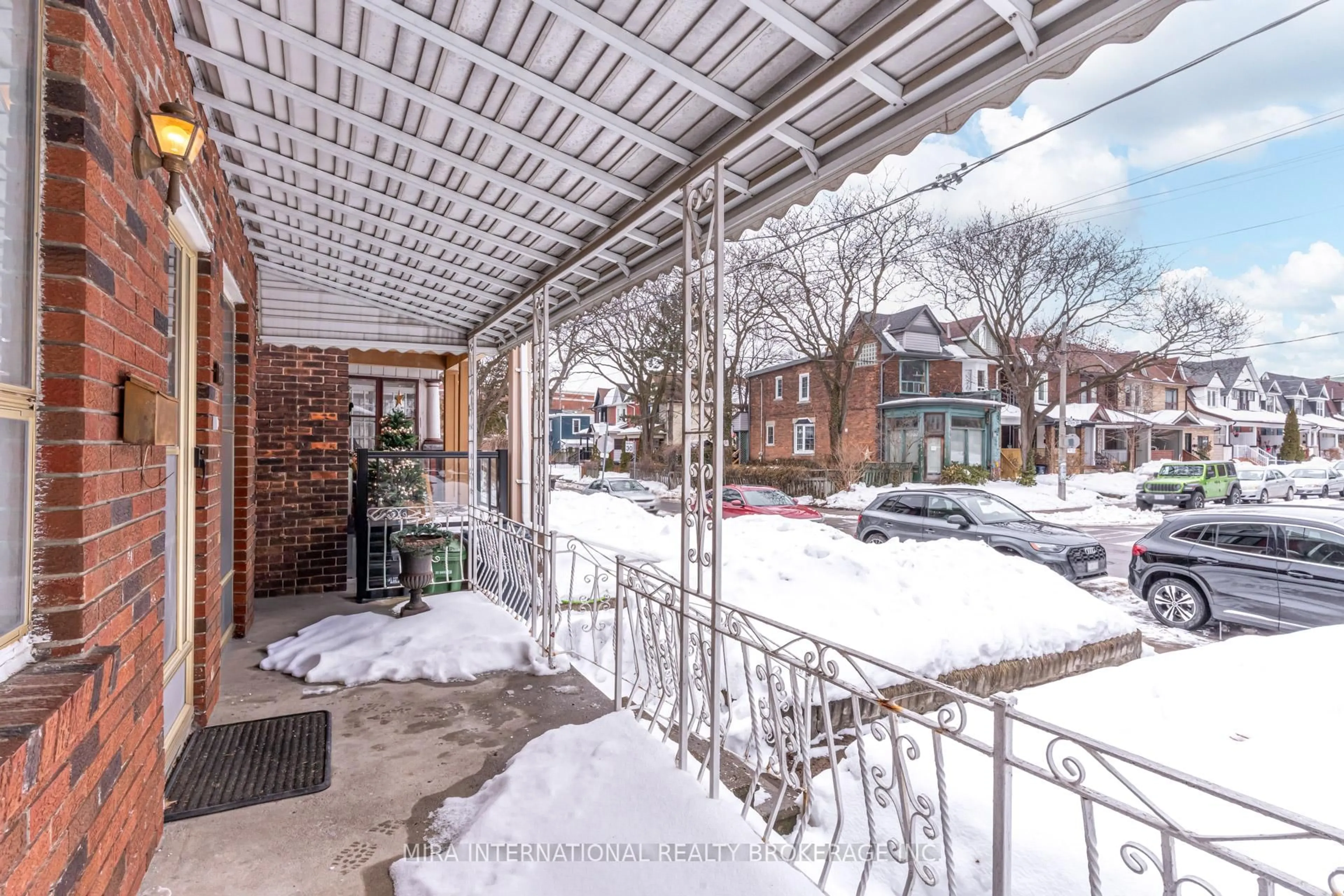 Patio, street for 37 Ruskin Ave, Toronto Ontario M6P 3P7