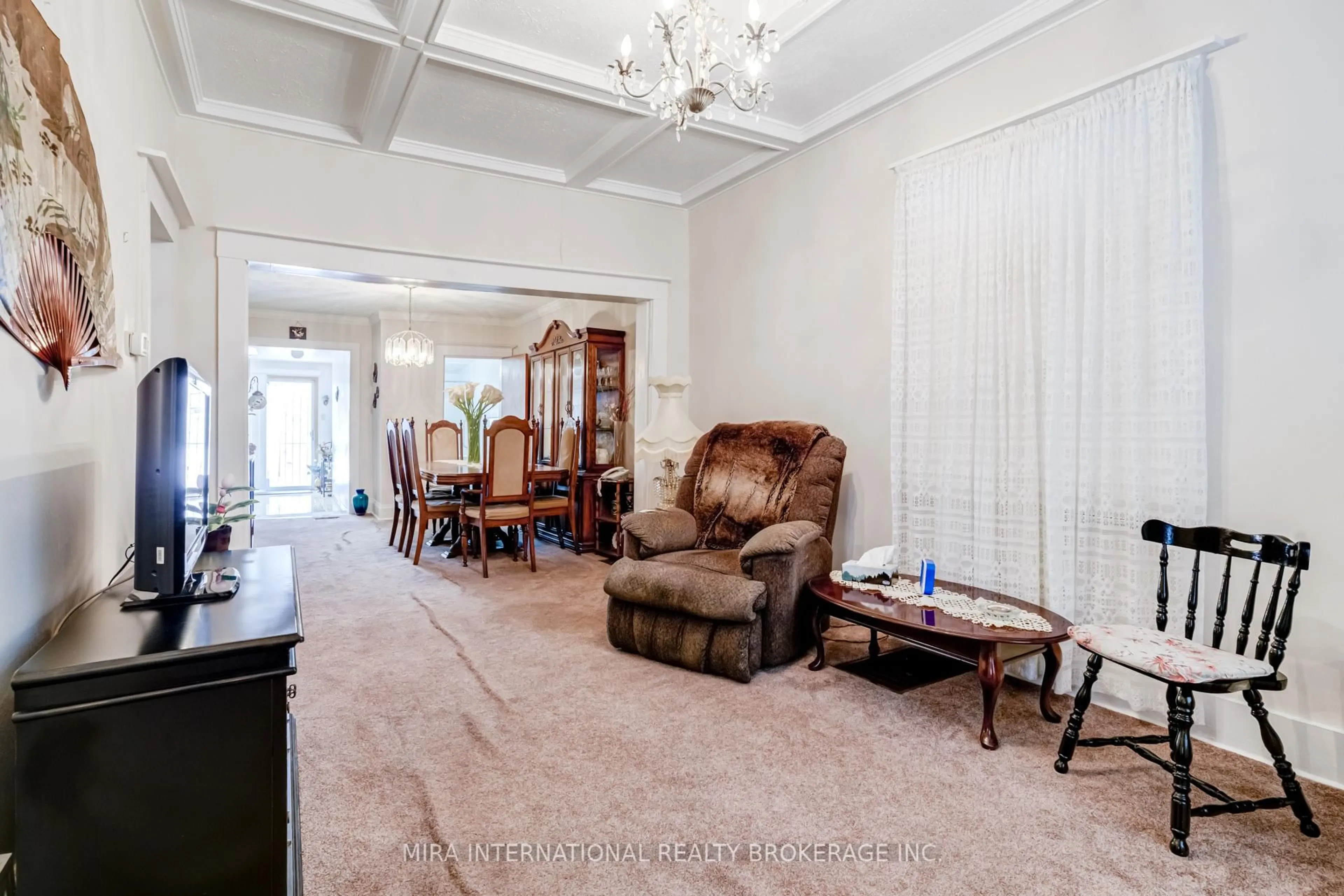 Unknown for 37 Ruskin Ave, Toronto Ontario M6P 3P7