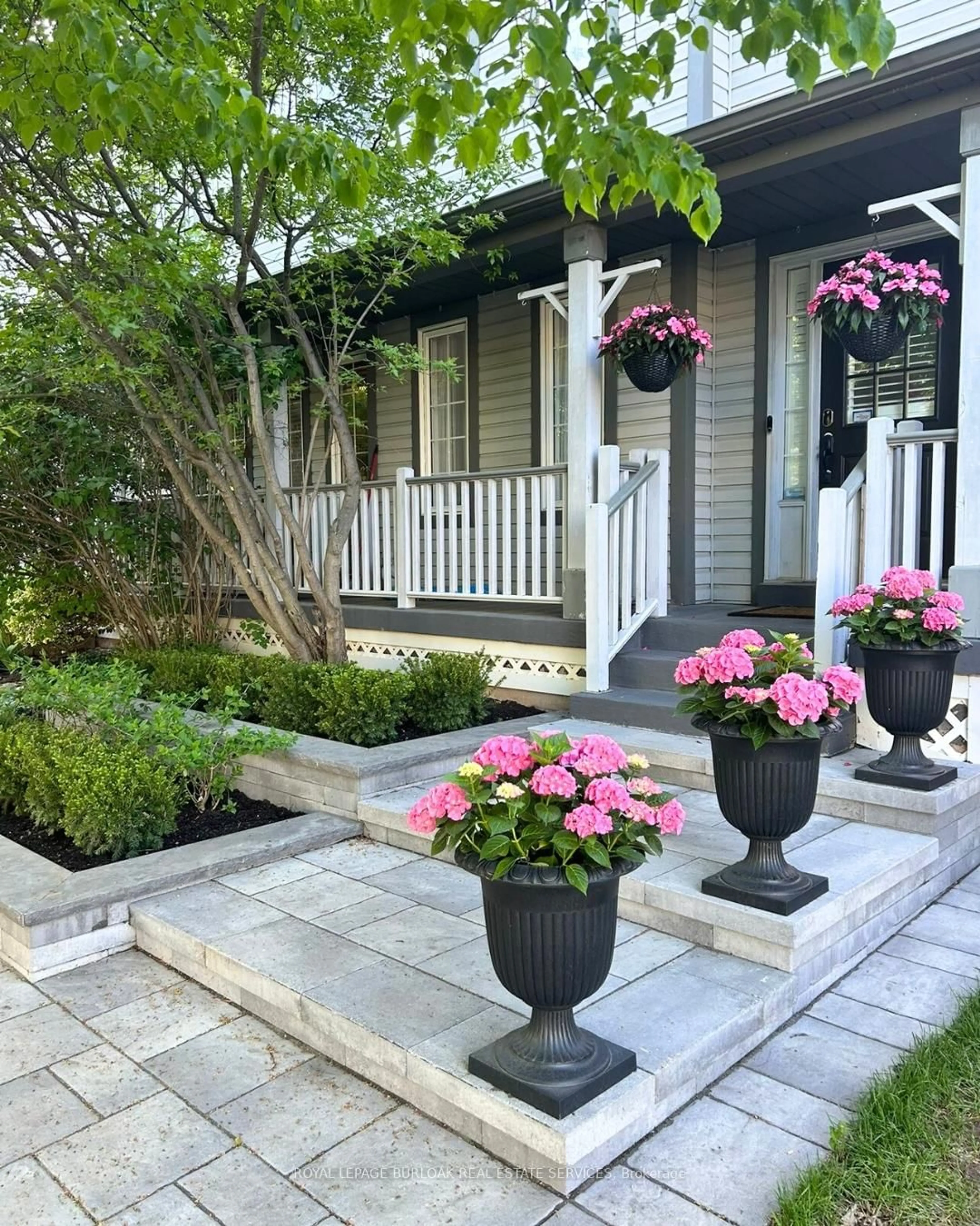 Patio, street for 191 GATWICK Dr, Oakville Ontario L6H 6T6