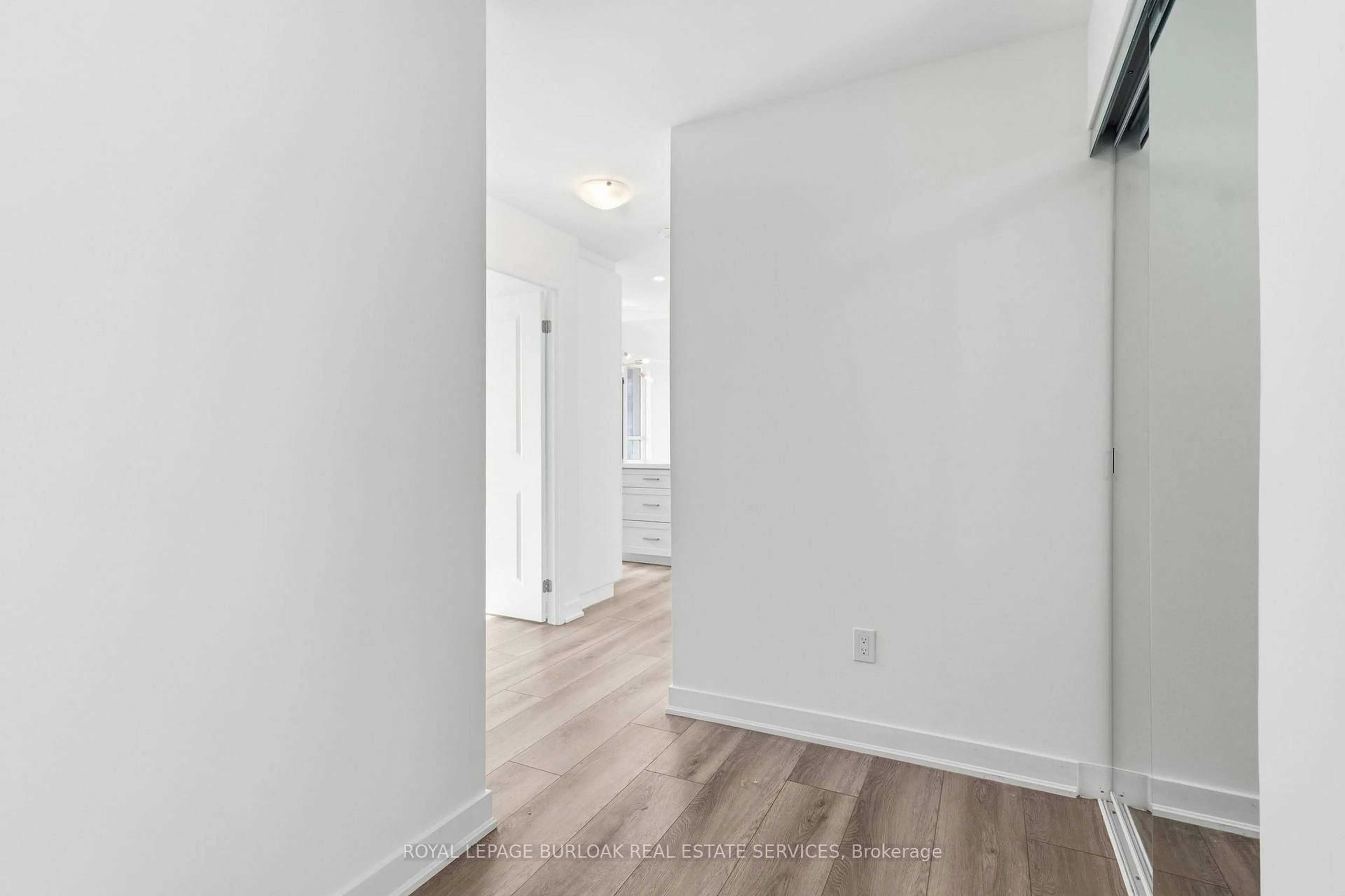 A pic of a room for 2007 James St #1407, Burlington Ontario L7R 0G7