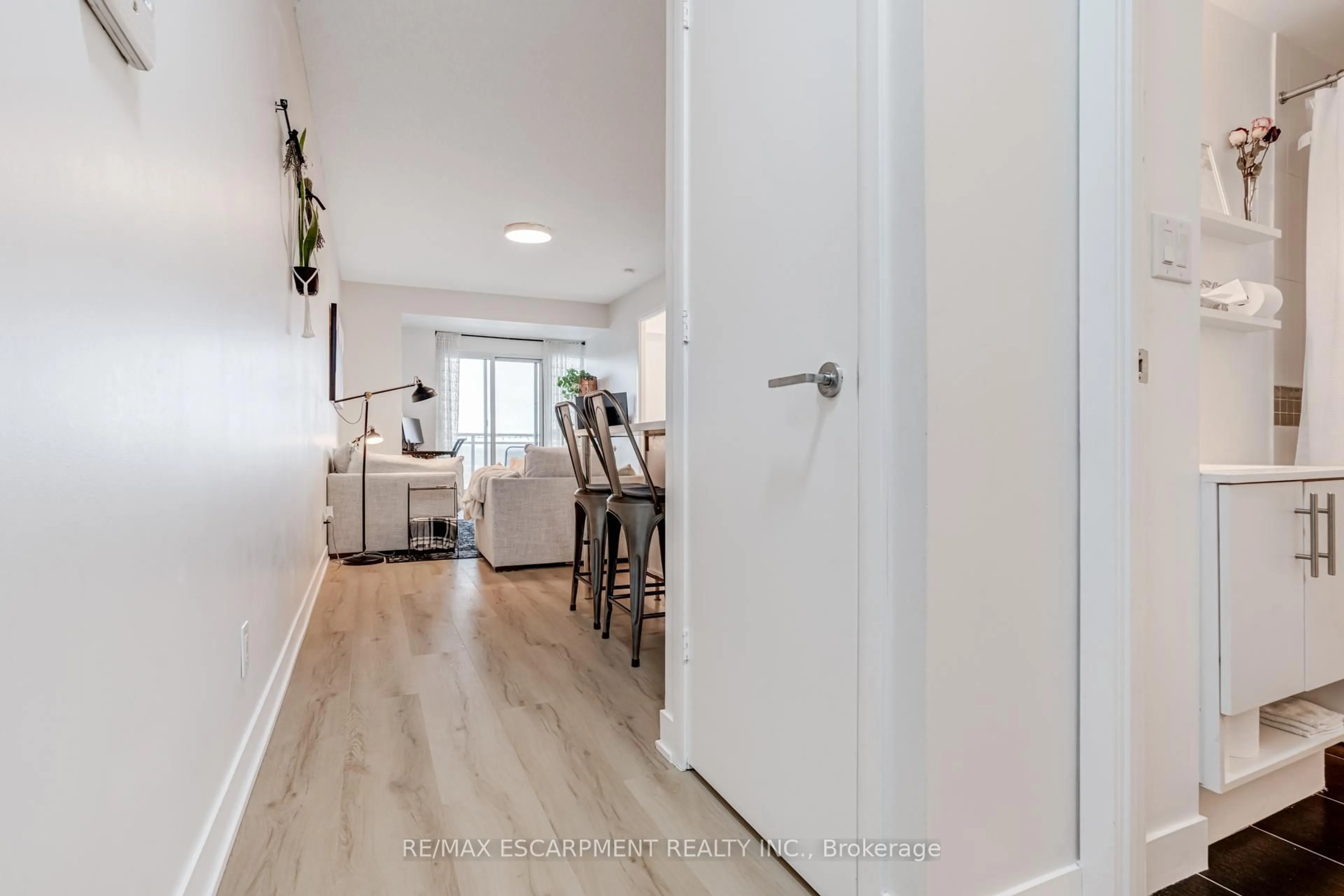 Indoor entryway for 165 Legion Rd #2623, Toronto Ontario M8Y 0B3