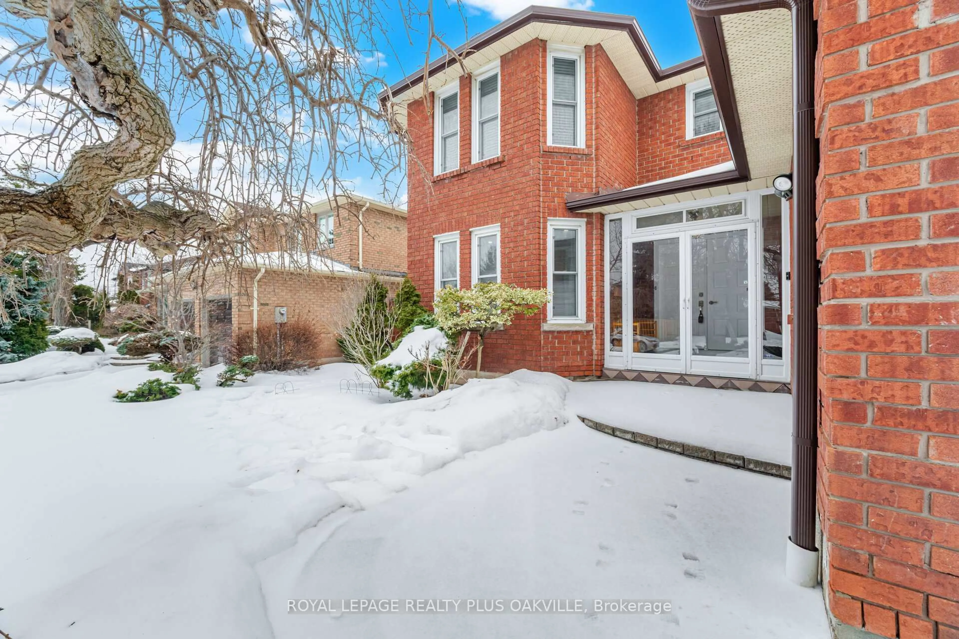 Home with brick exterior material, street for 1346 Chalfield Dr, Oakville Ontario L6J 6R5