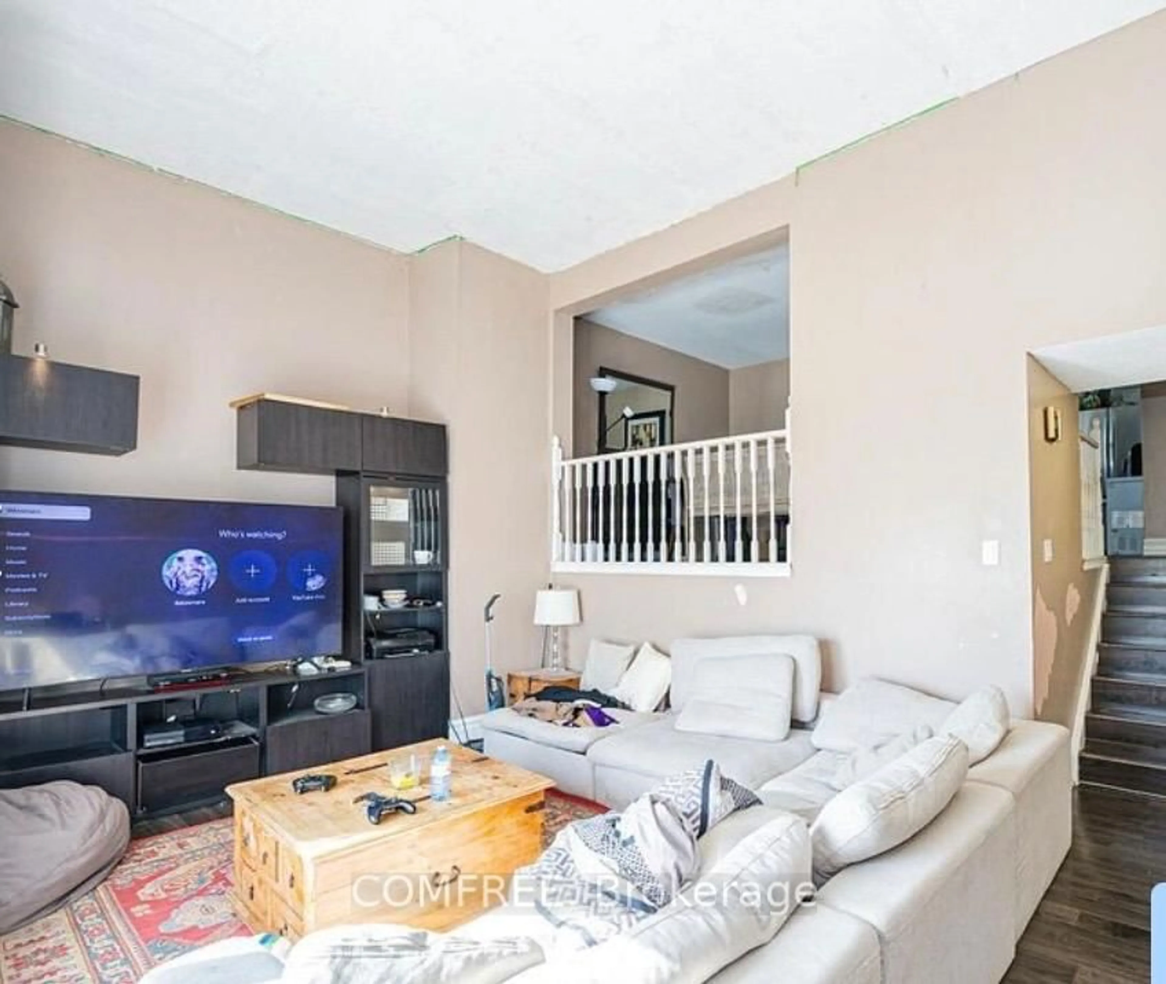 Living room with furniture, unknown for 4020 Brandon Gate Dr #11, Mississauga Ontario L4T 3W8