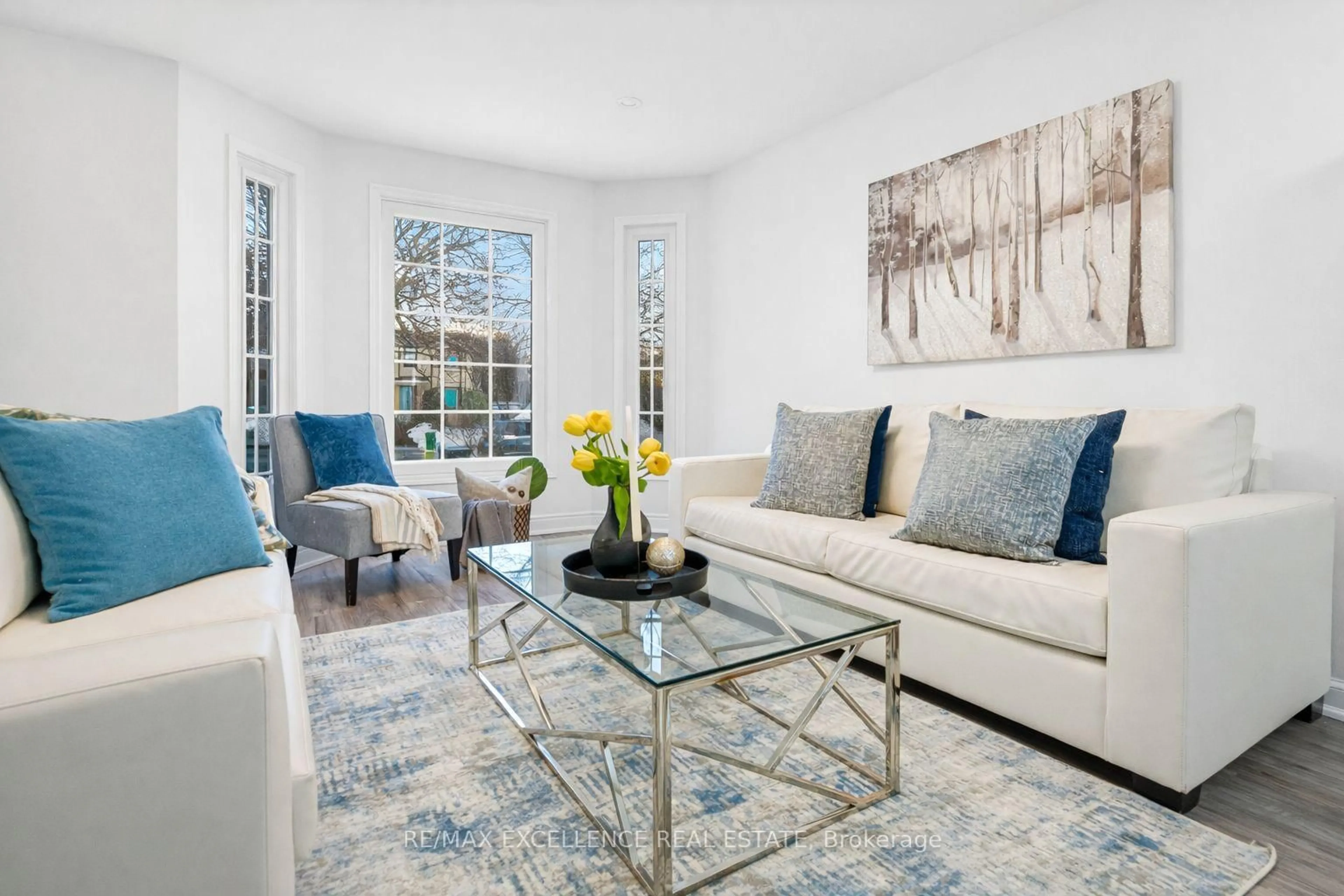 Living room with furniture, unknown for 24 Saint Tropez Crt, Brampton Ontario L6Y 4P9