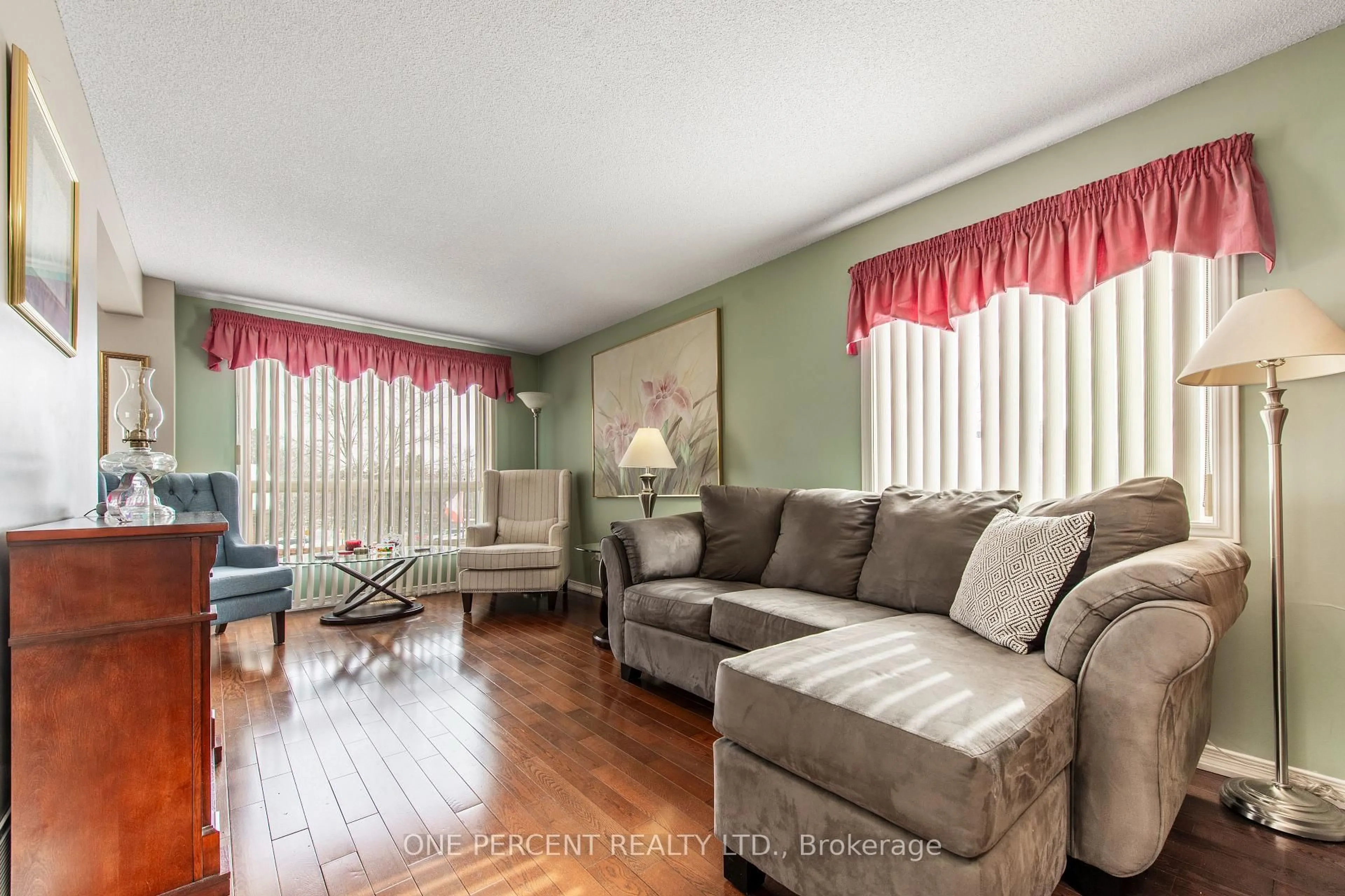 Living room with furniture, unknown for 21A Amanda St, Orangeville Ontario L9W 2J9
