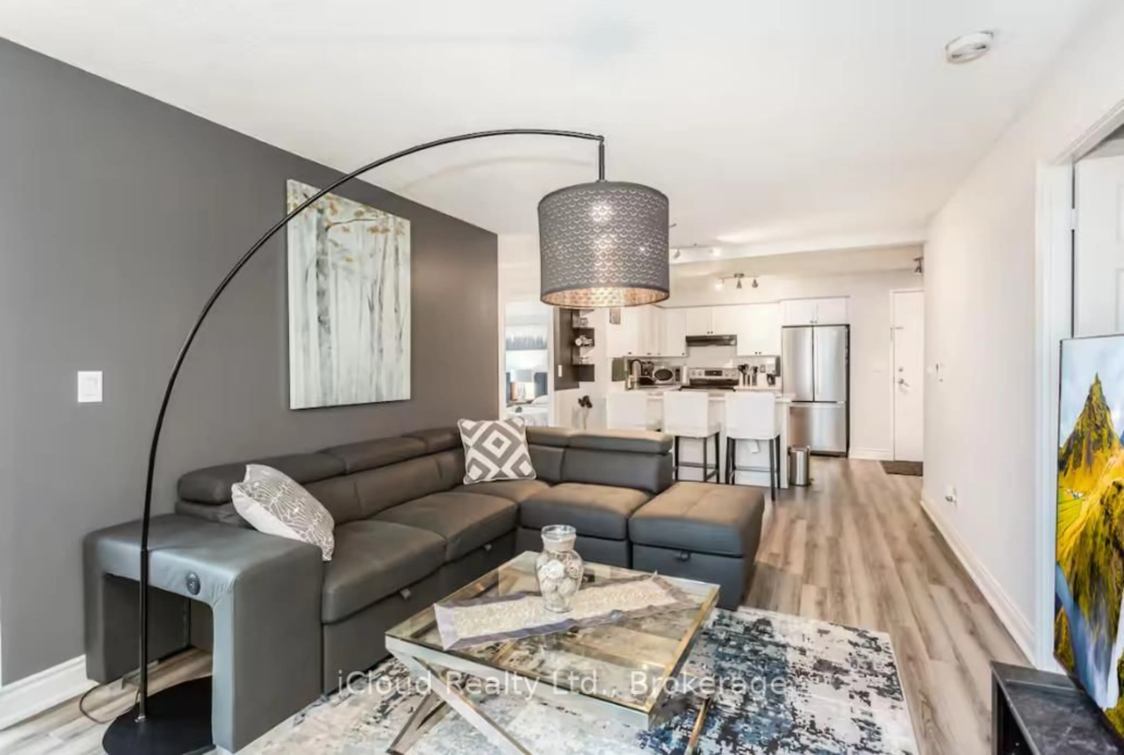 Living room with furniture, unknown for 3888 Duke Of York Blvd #933, Mississauga Ontario L5B 4P5