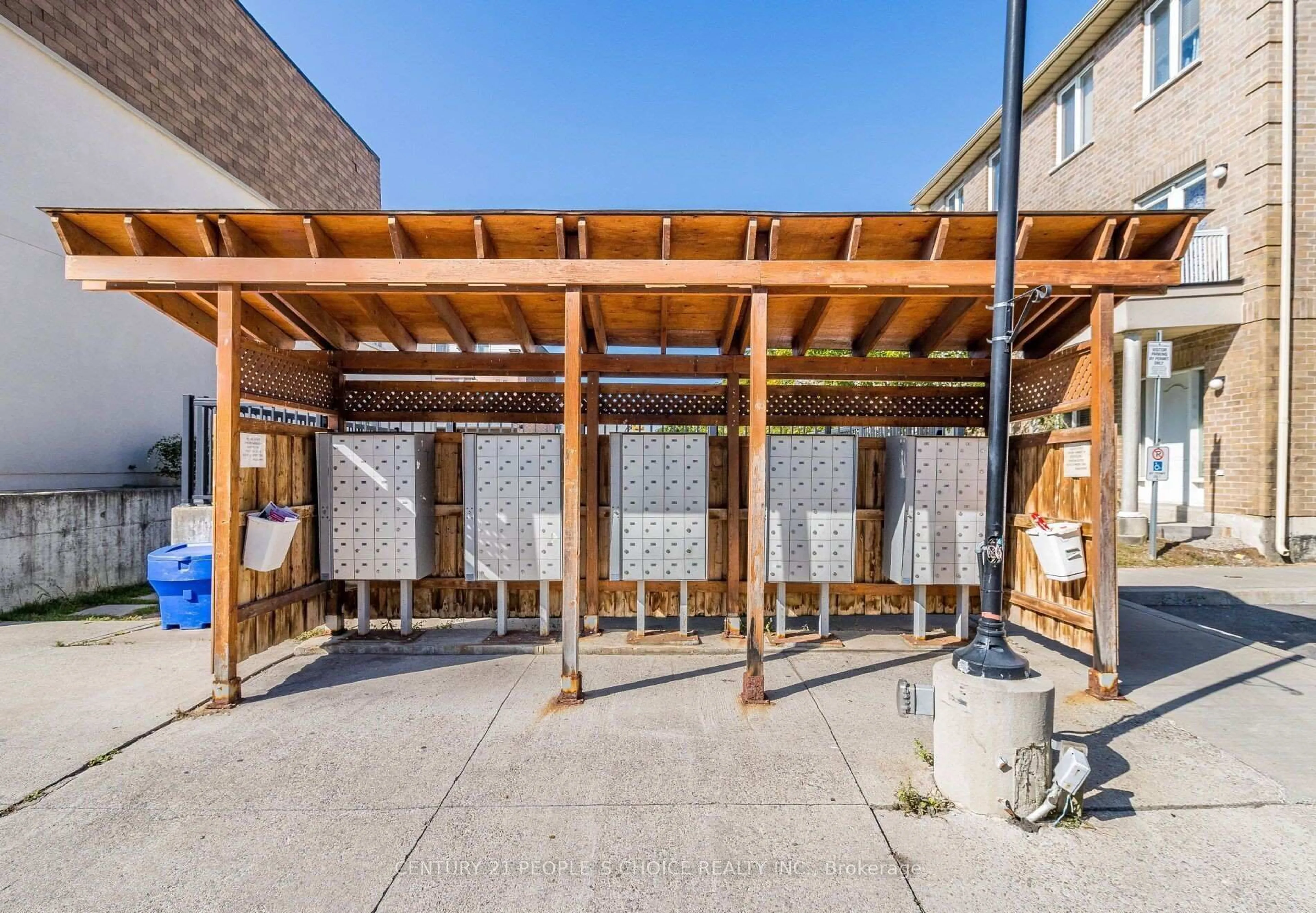 Patio, building for 3047 Finch Ave #2073, Toronto Ontario M9M 0A5