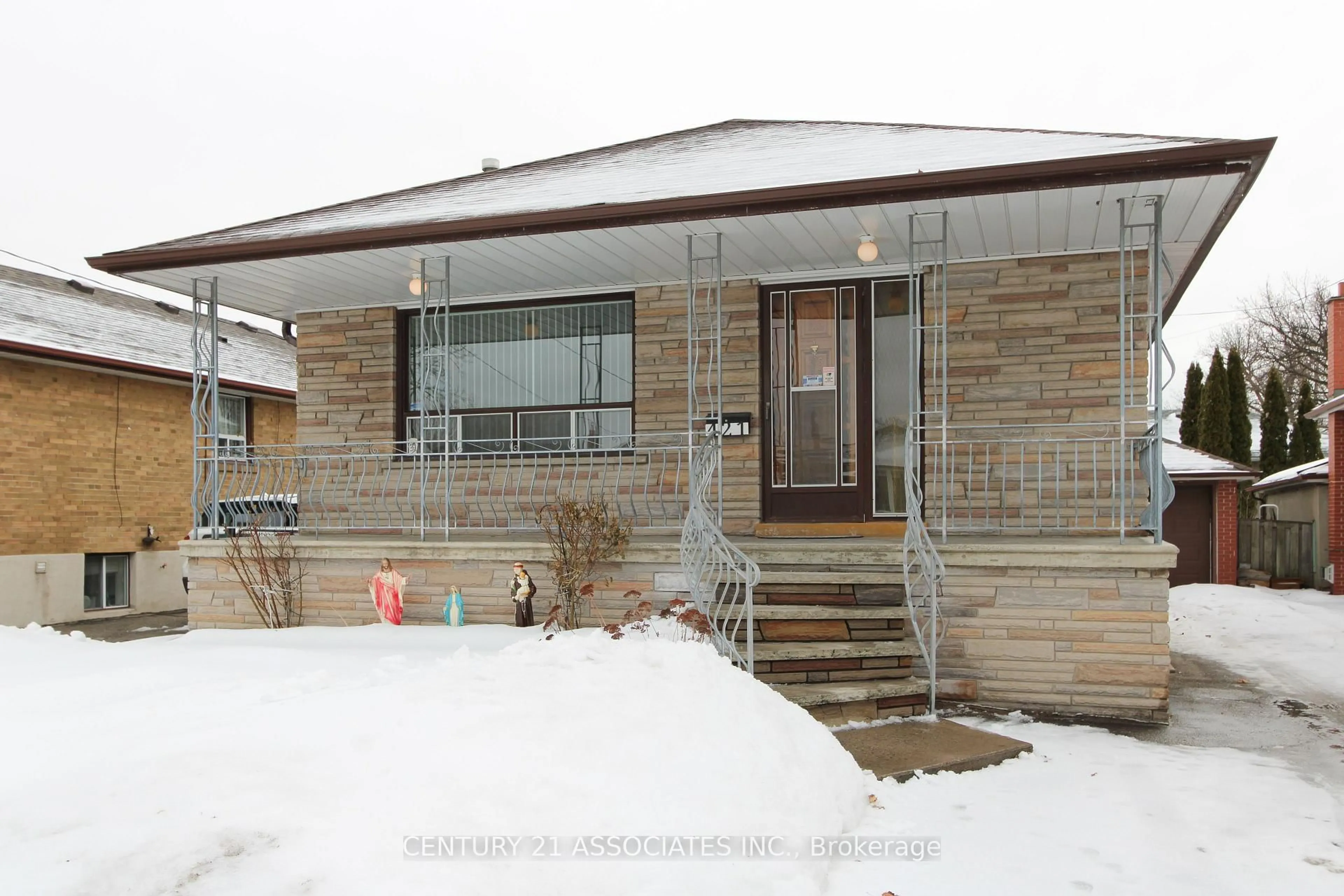 Home with brick exterior material, street for 421 Lanor Ave, Toronto Ontario M8W 2R7