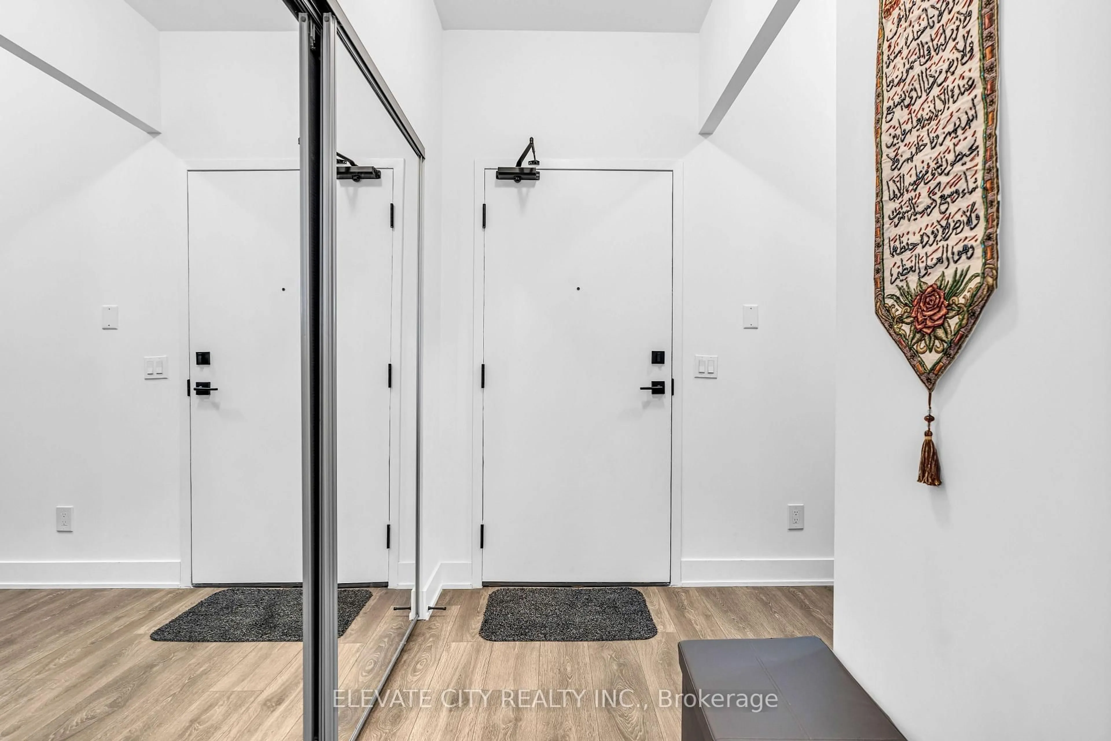 Indoor entryway for 2489 Taunton Rd #219, Oakville Ontario L6H 3R9