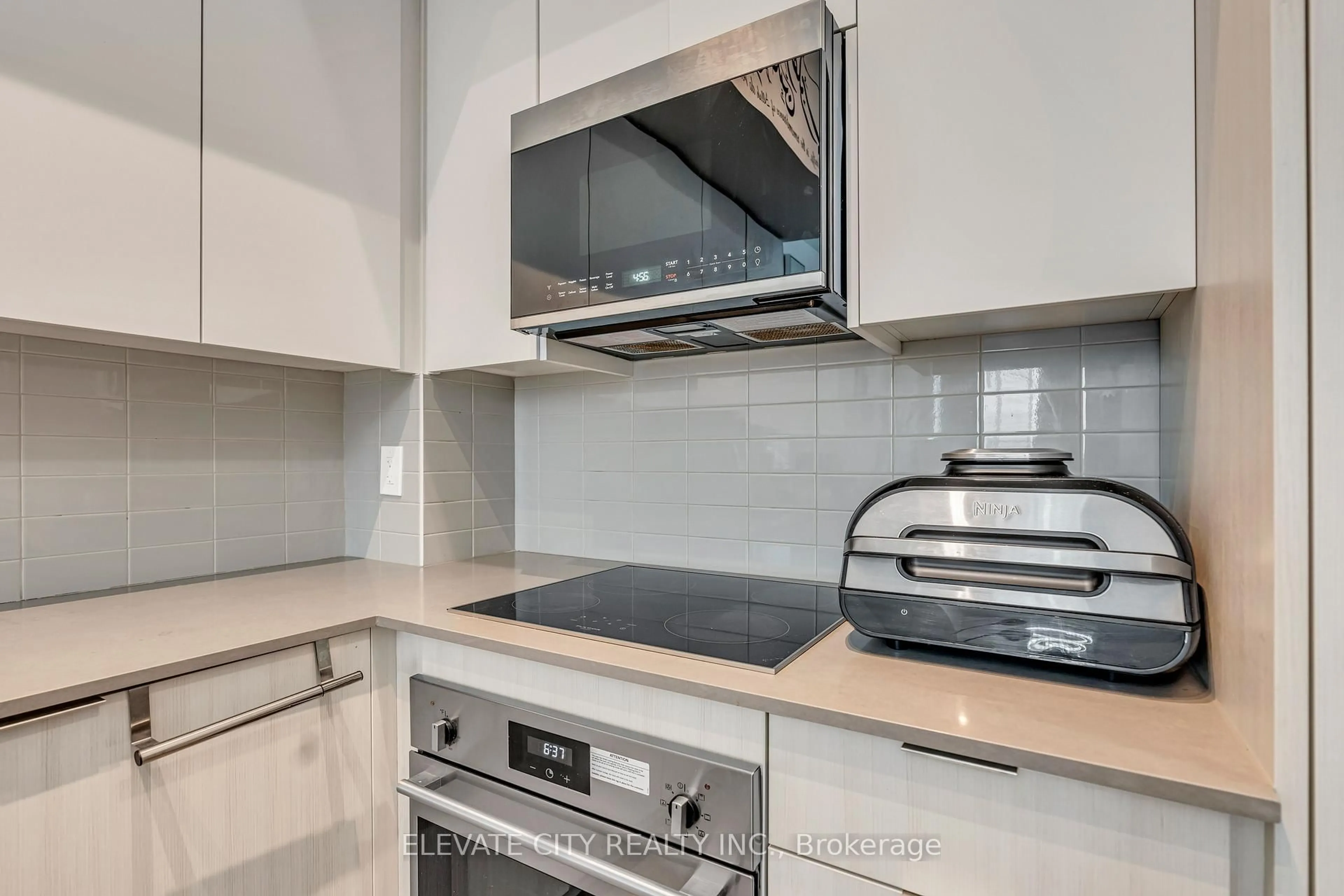 Standard kitchen, ceramic/tile floor for 2489 Taunton Rd #219, Oakville Ontario L6H 3R9