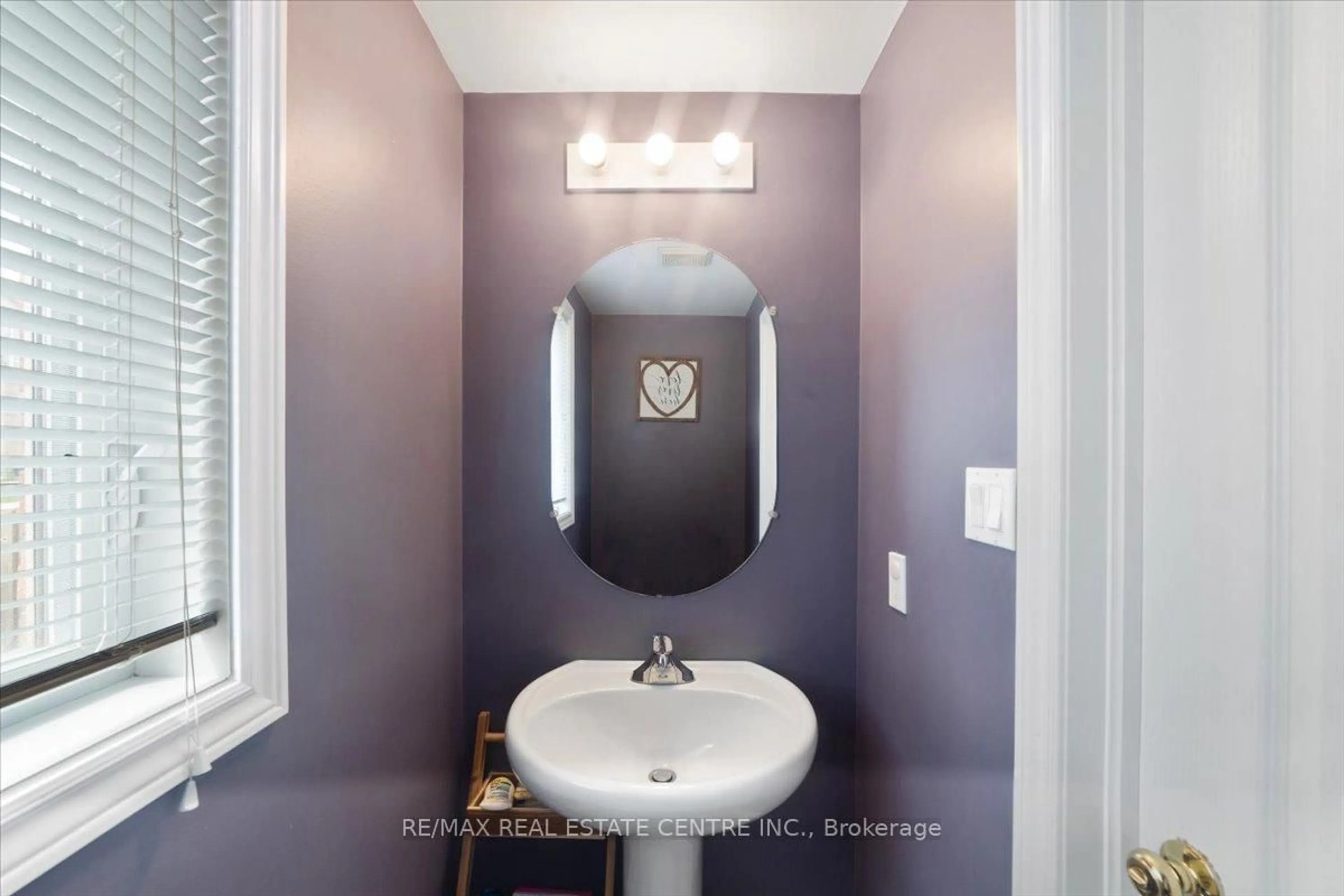 Contemporary bathroom, ceramic/tile floor for 1 Laverty Cres, Orangeville Ontario L9W 6T1