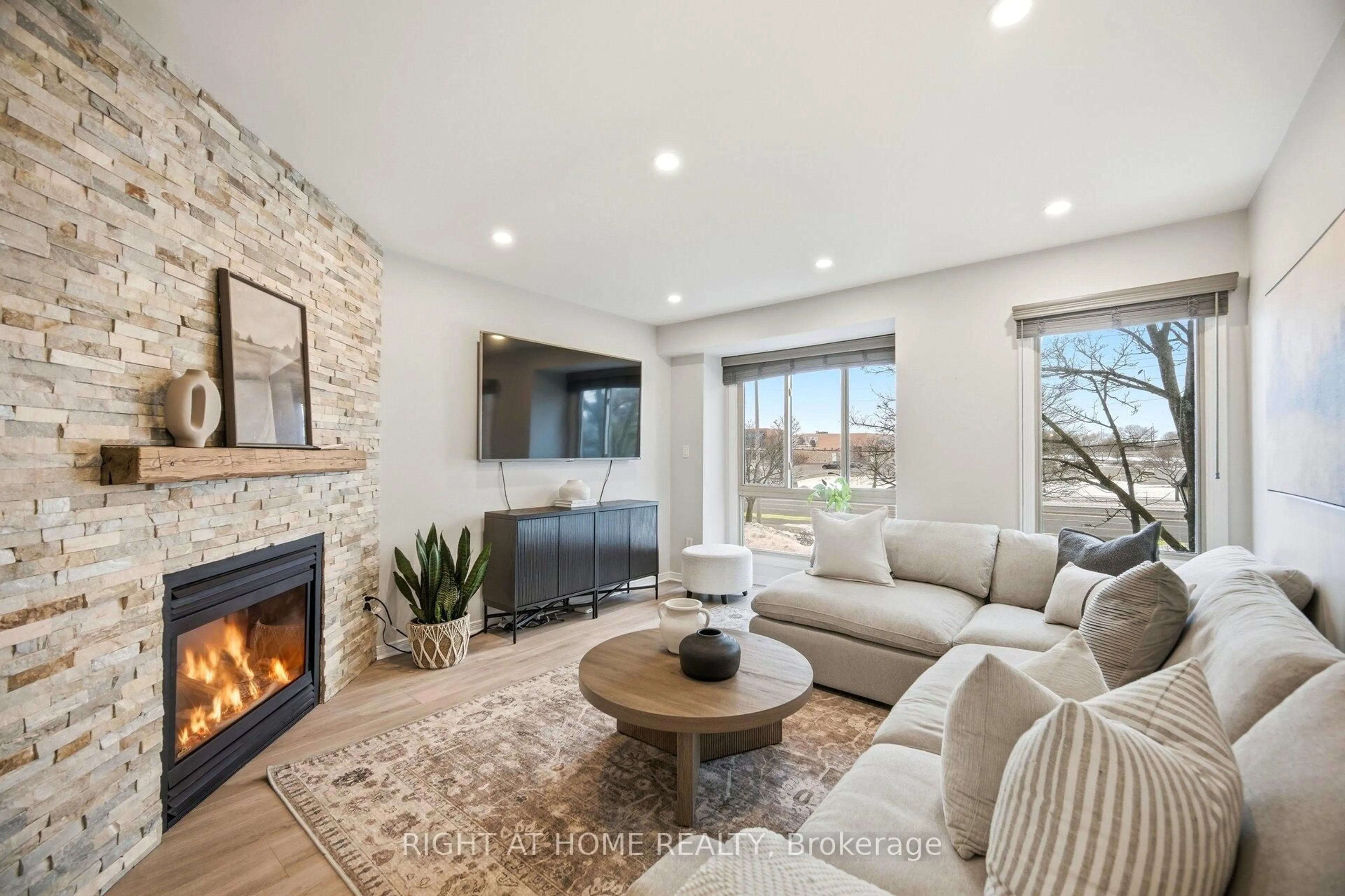 Living room with furniture, unknown for 895 Maple Ave #533, Burlington Ontario L7S 2H7