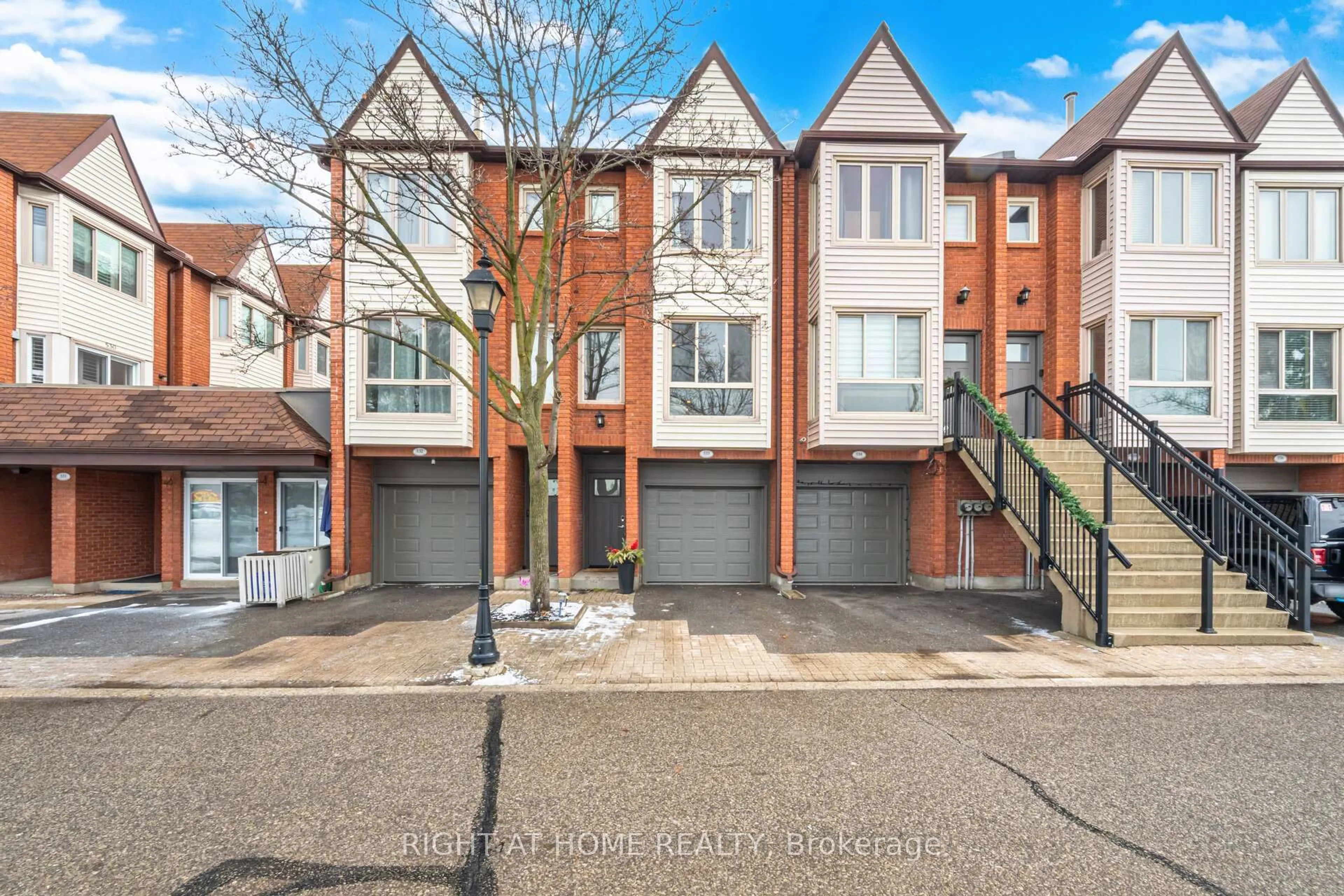 A pic from outside/outdoor area/front of a property/back of a property/a pic from drone, street for 895 Maple Ave #533, Burlington Ontario L7S 2H7