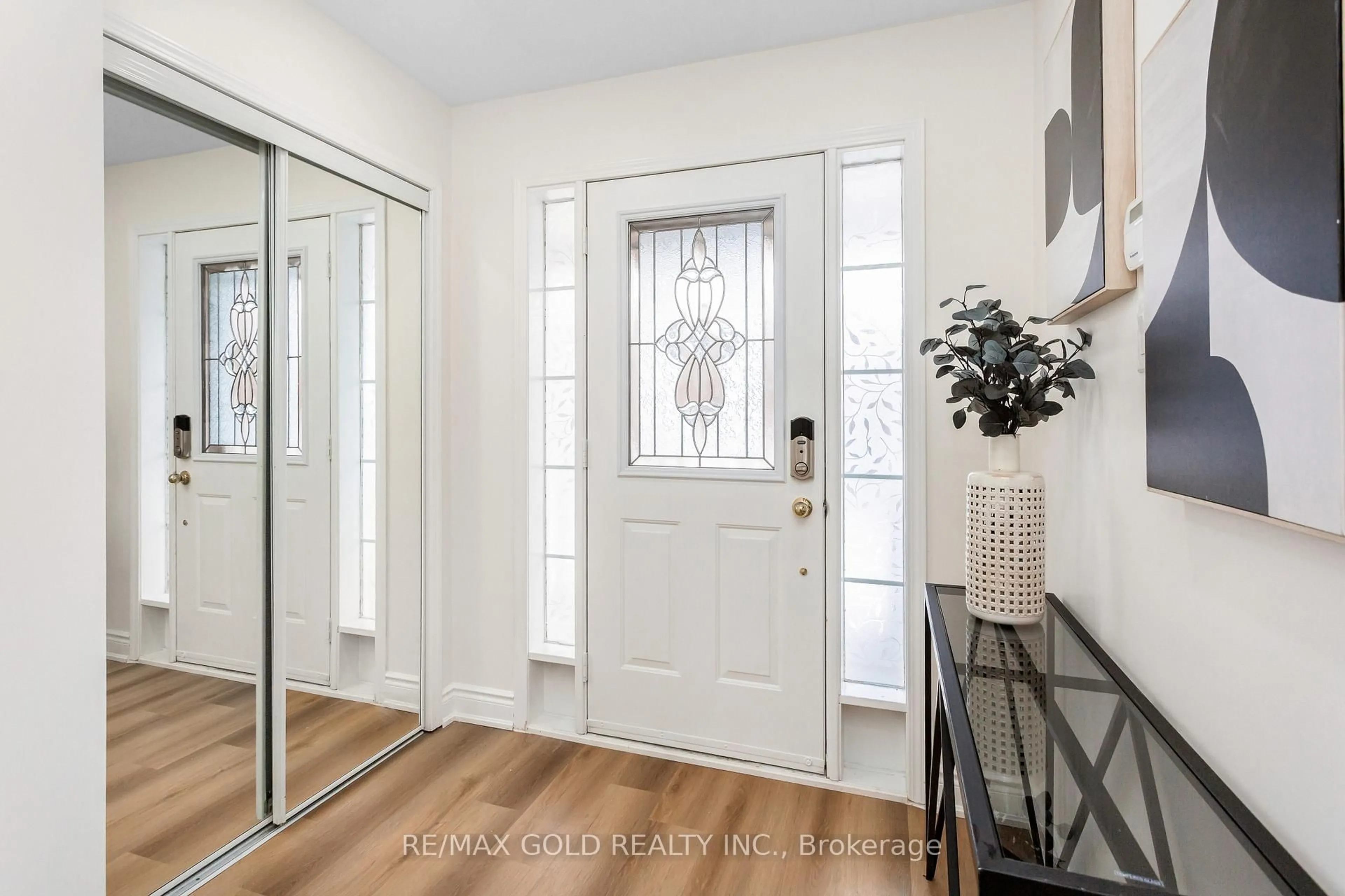 Indoor entryway for 70 Livingston Rd, Milton Ontario L9T 6B6