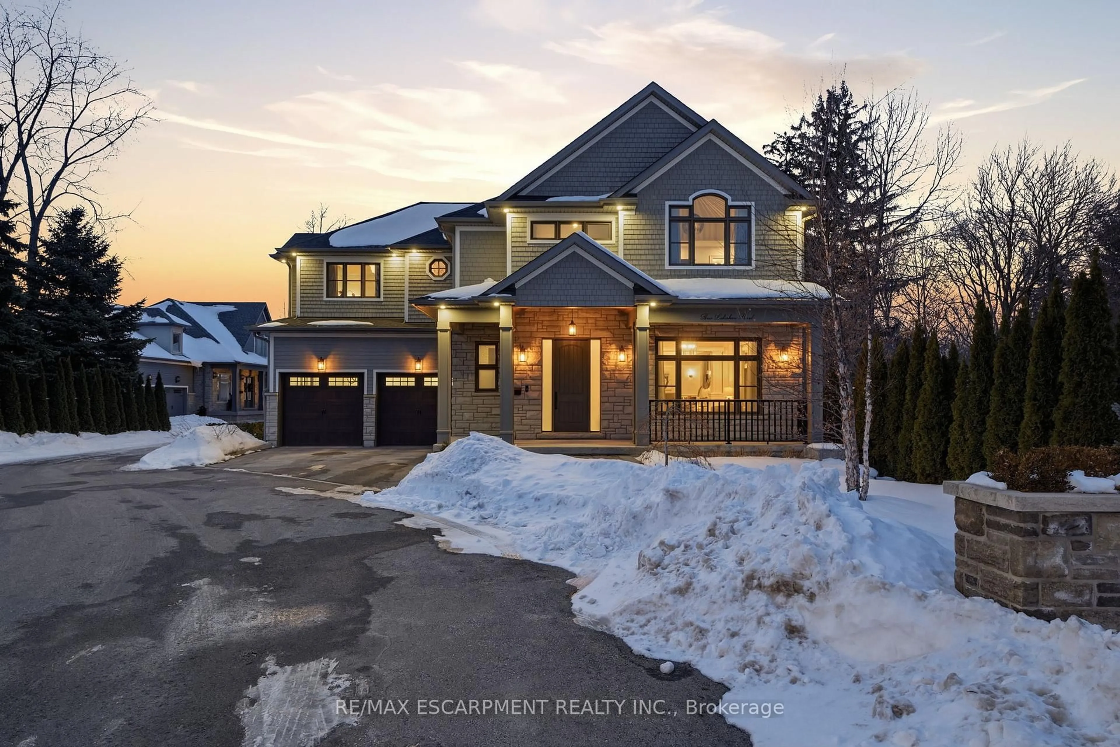 Home with brick exterior material, unknown for 2265 LAKESHORE Rd #3, Burlington Ontario L7R 1B1