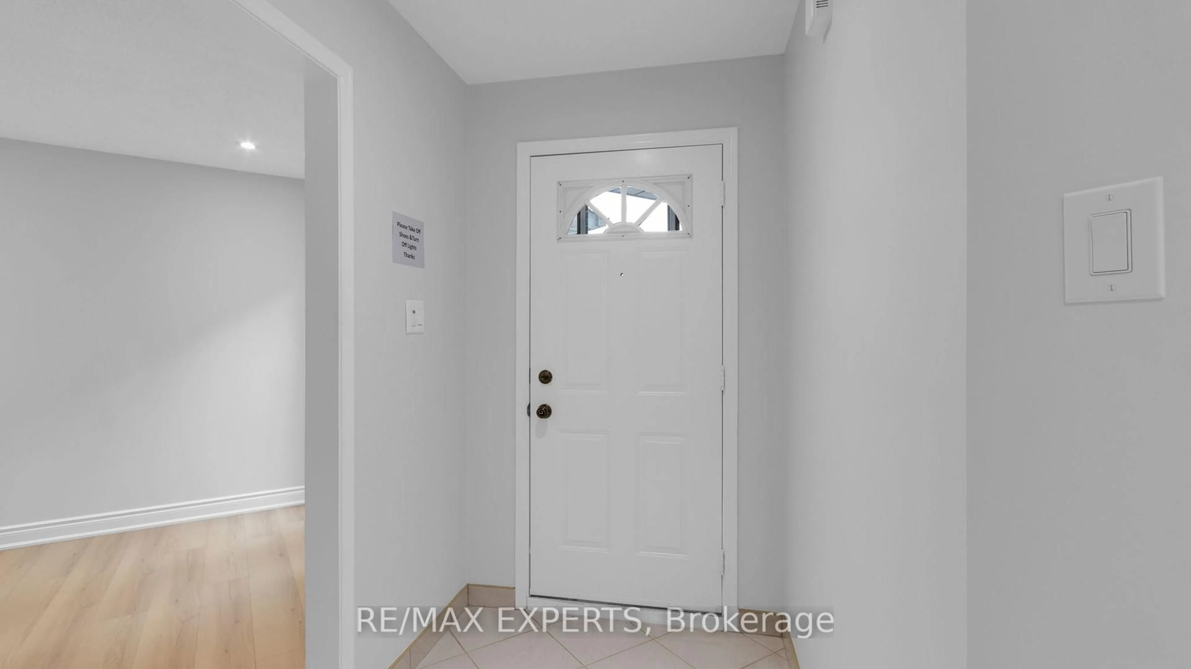 Indoor entryway for 78 Candy Cres, Brampton Ontario L6X 3Z5