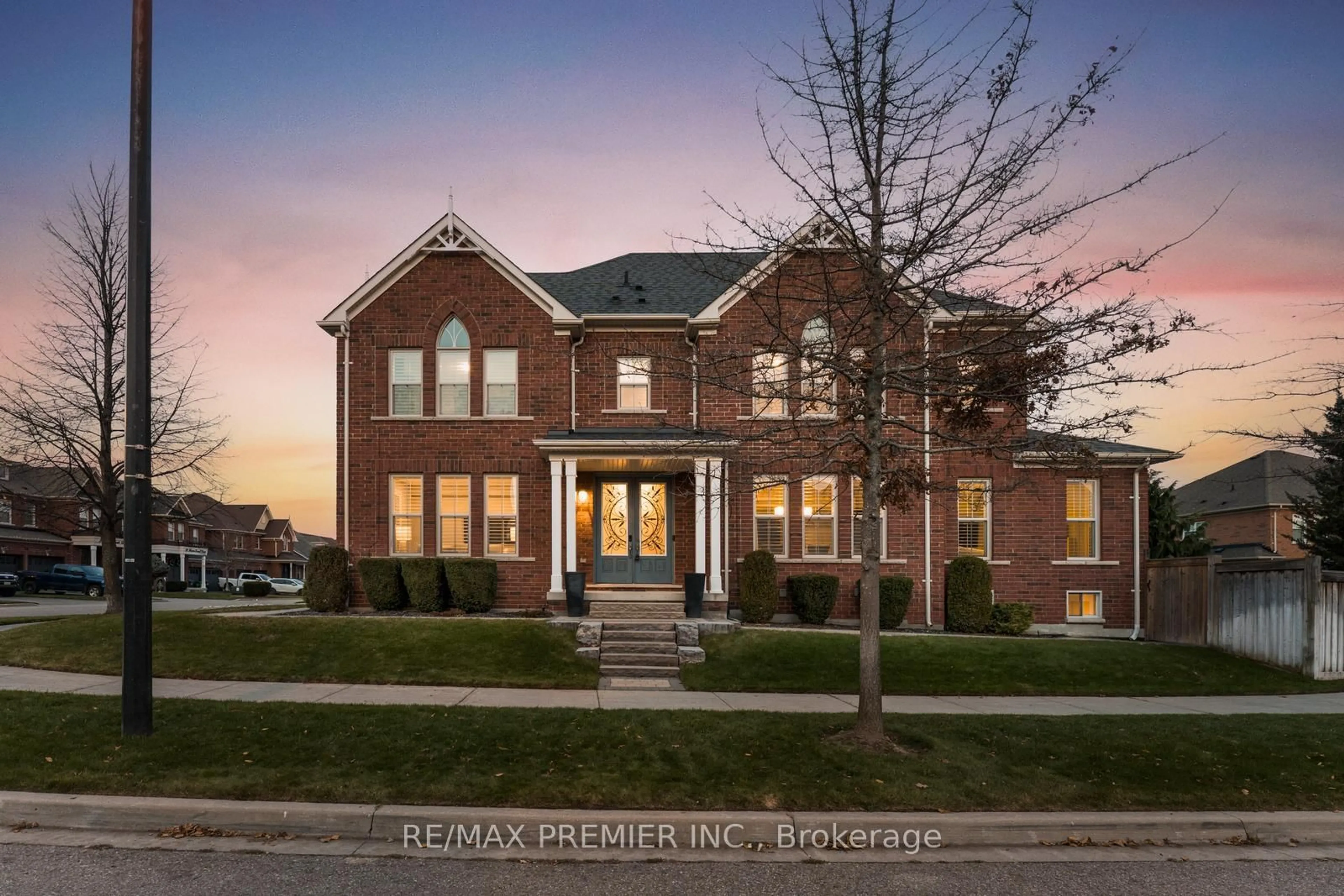 Home with brick exterior material, street for 31 Boyces Creek Crt, Caledon Ontario L7C 3S2