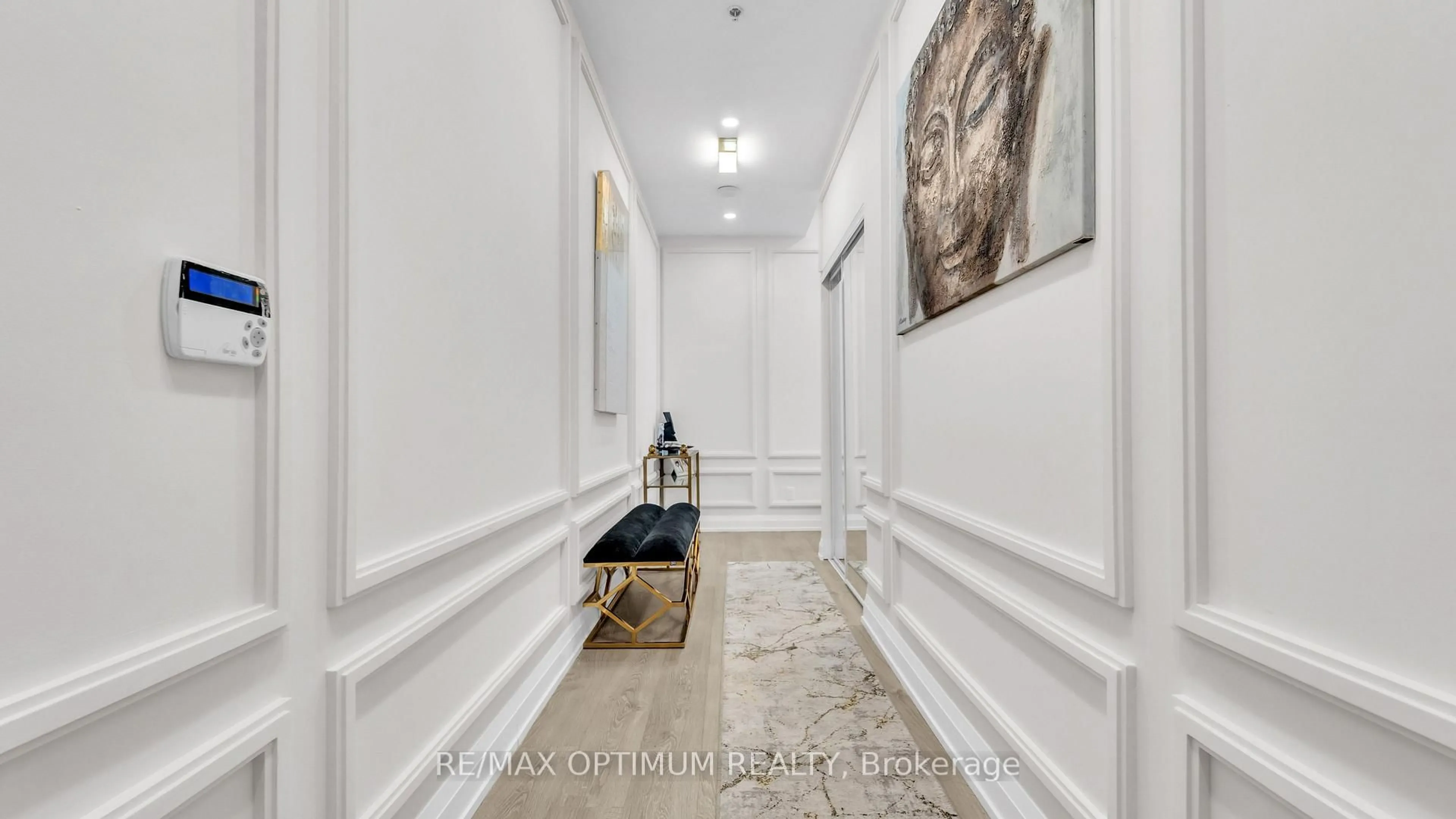 Indoor foyer for 65 Speers Rd #PH-11, Oakville Ontario L6K 0J1